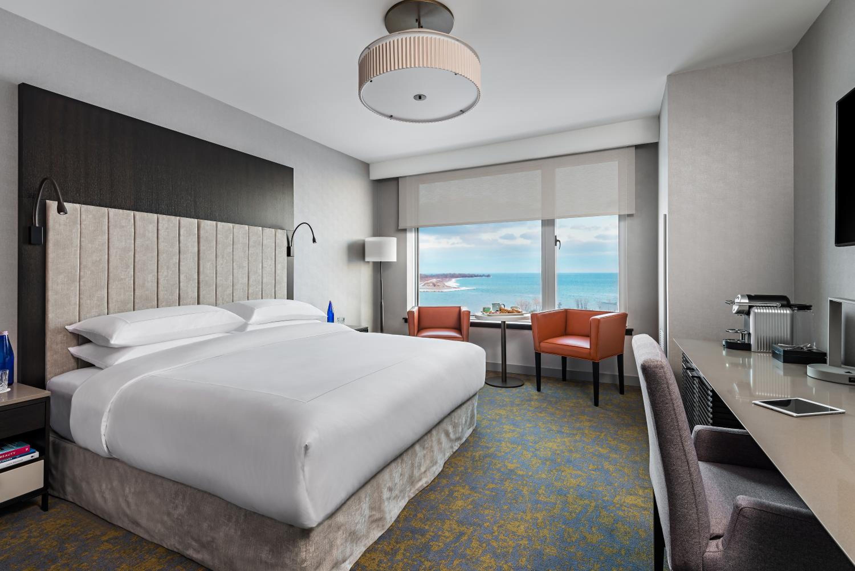 Luxury Room - 1 King Bed