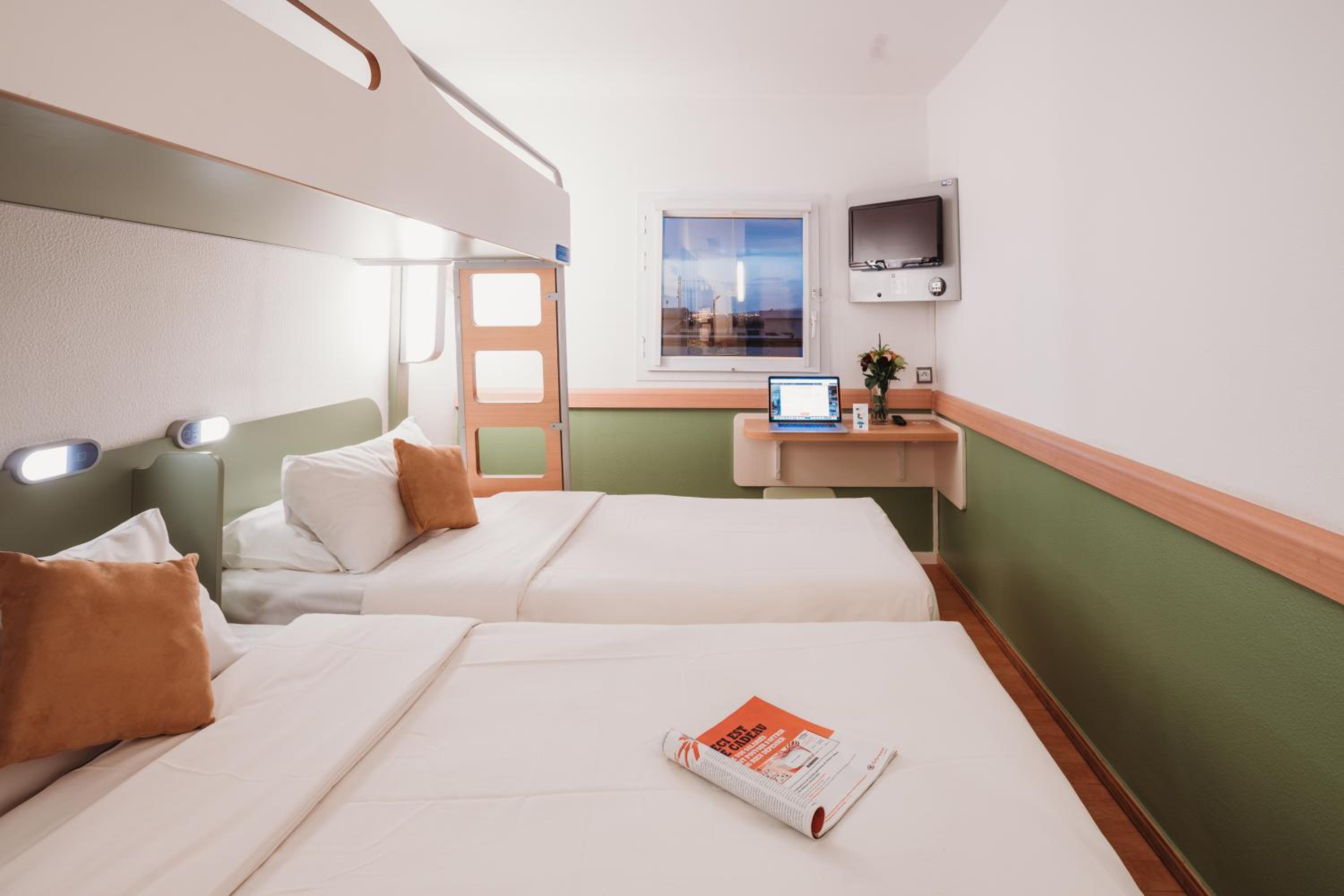Triple Room With Twin Beds And Overhead Bunk