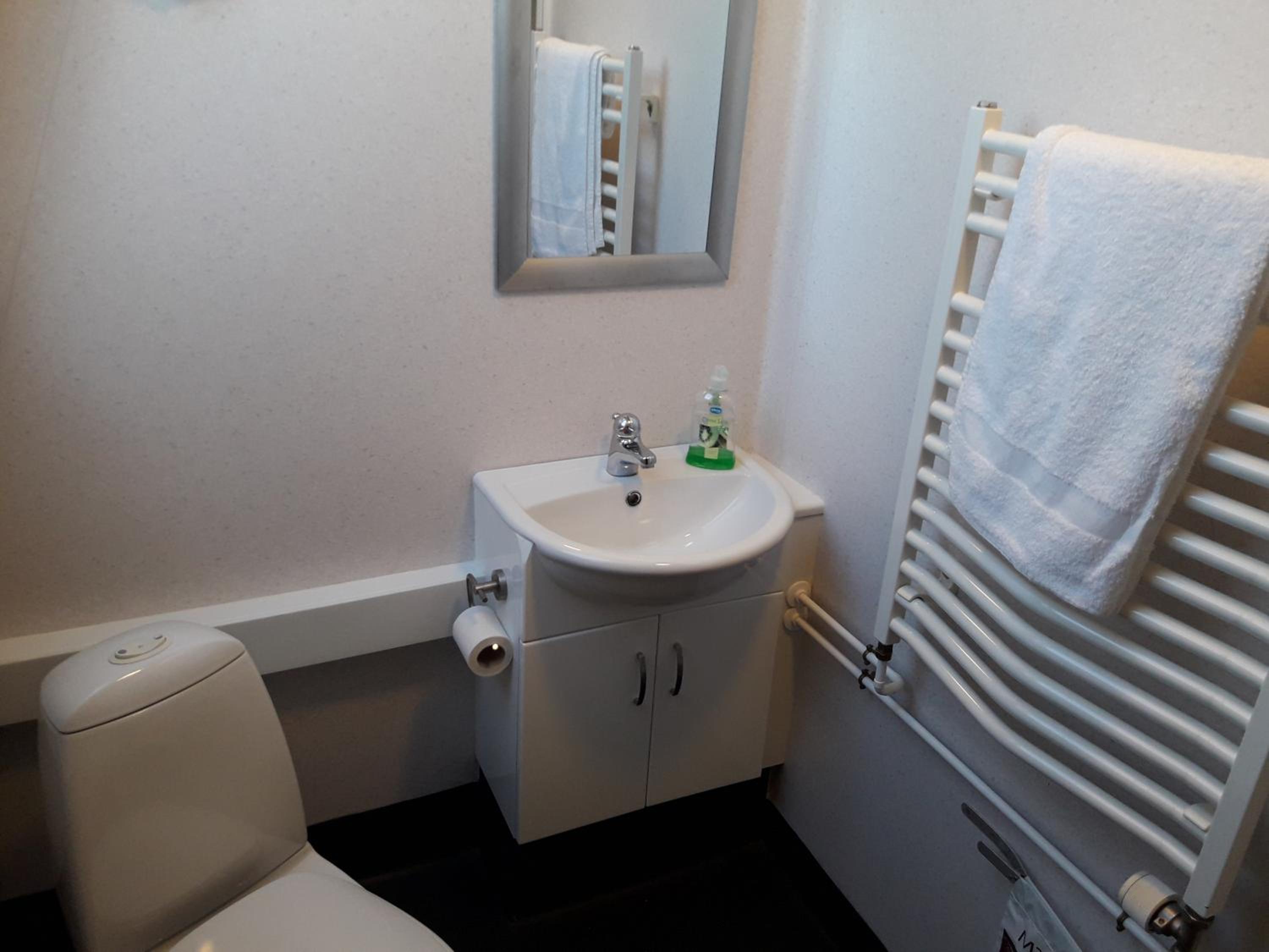 Double Room - Photo 7
