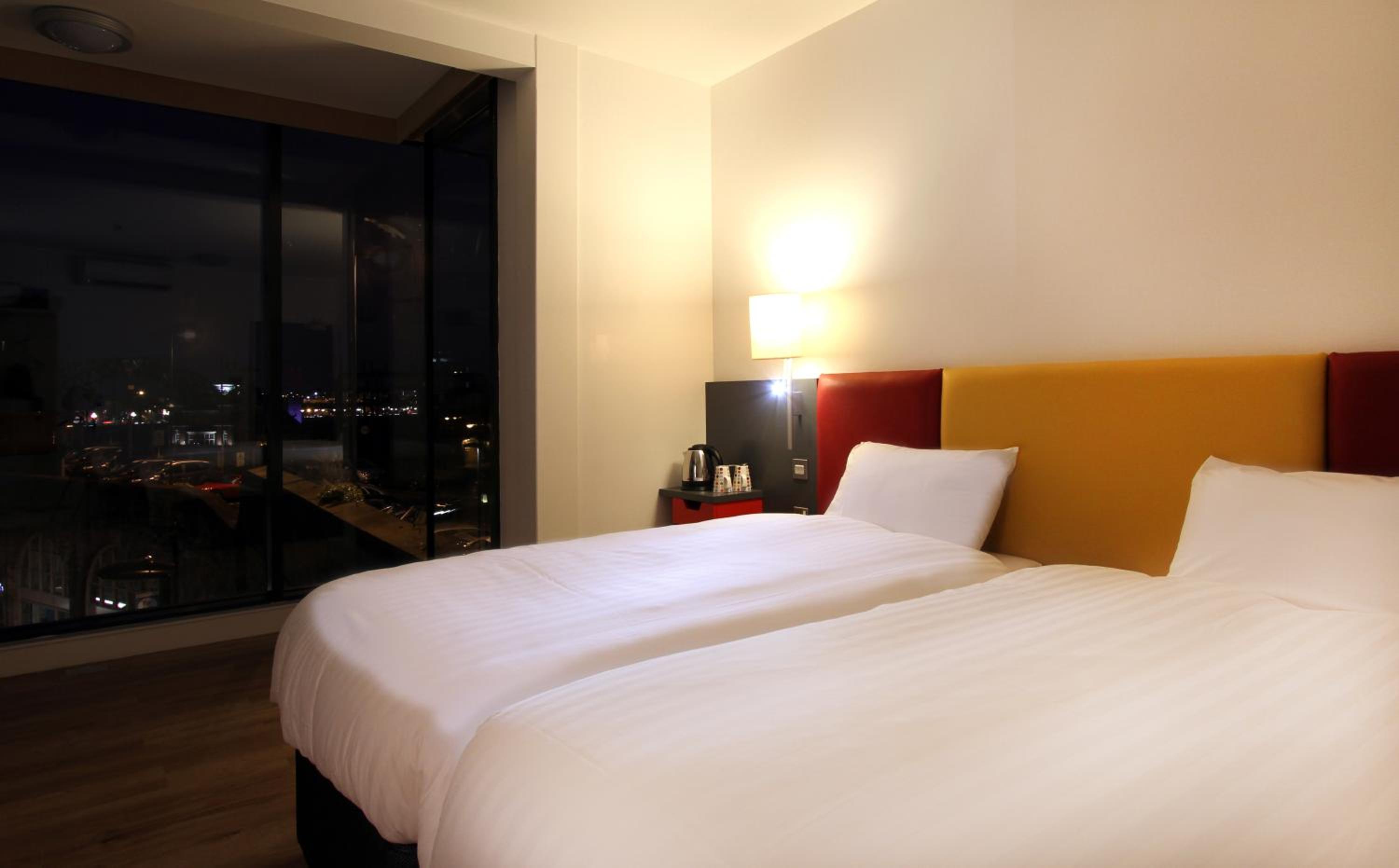 Twin Room - Photo 2