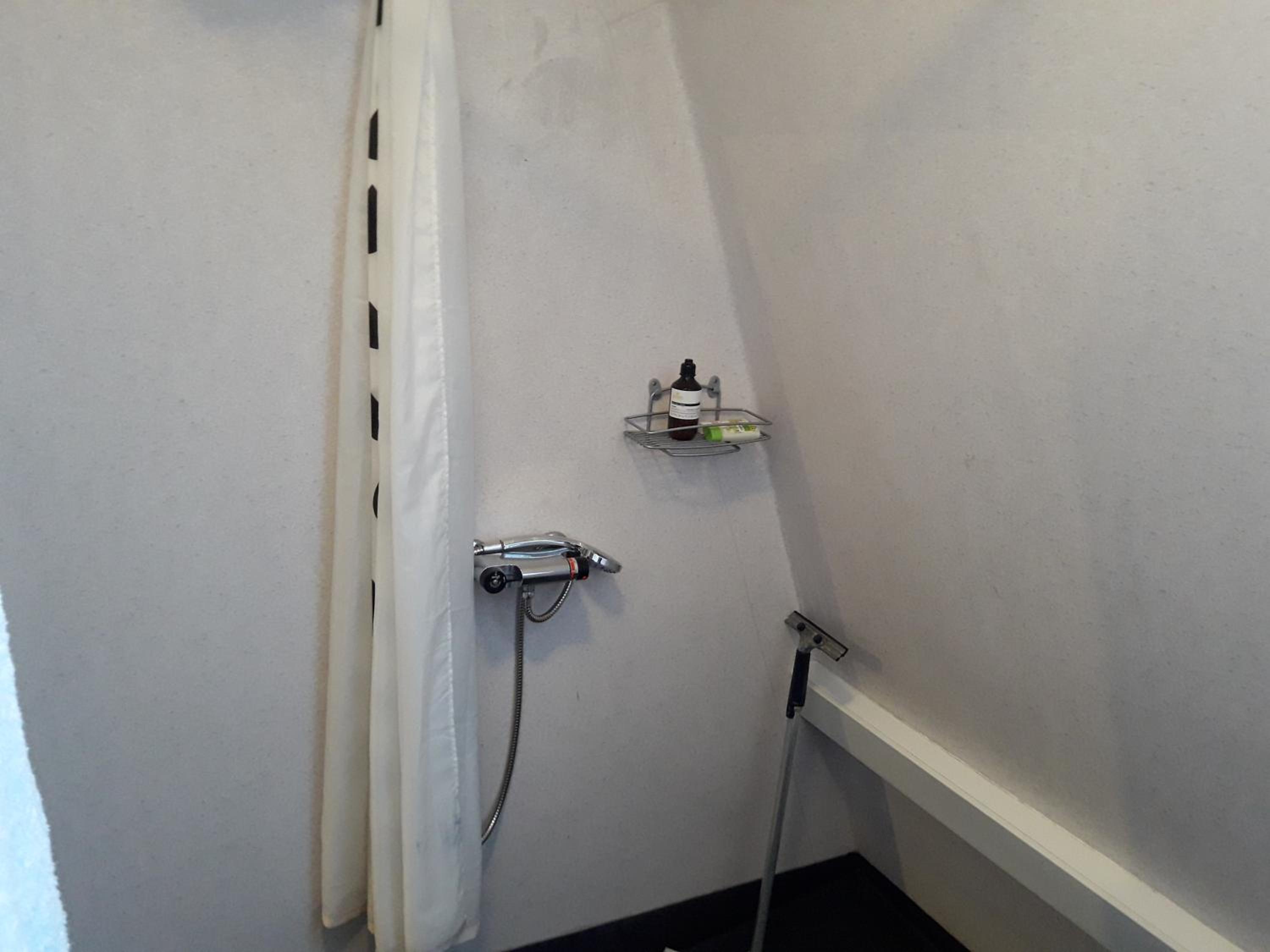 Double Room - Photo 4