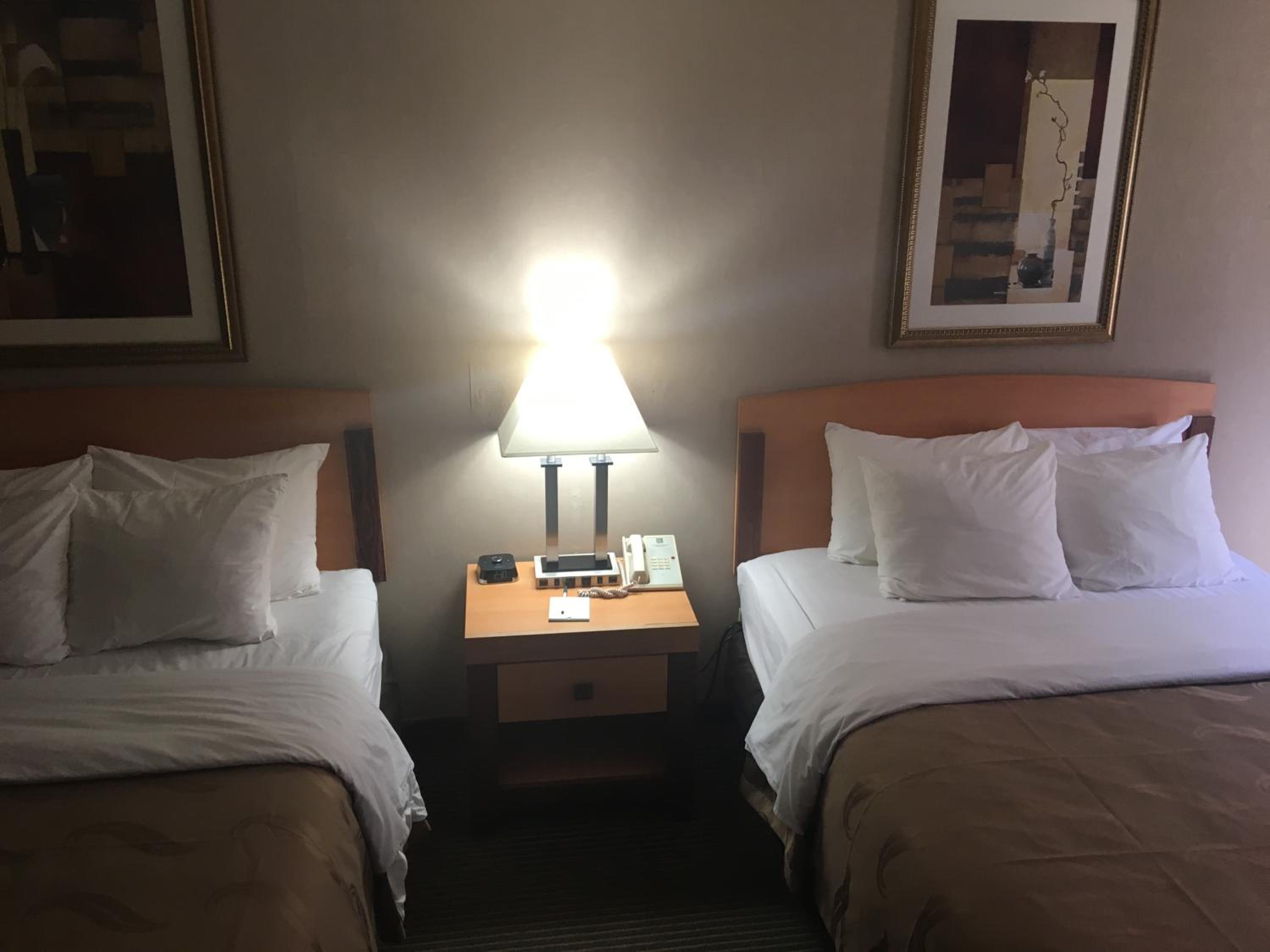 Deluxe Queen Room with Two Queen Beds - Photo 6