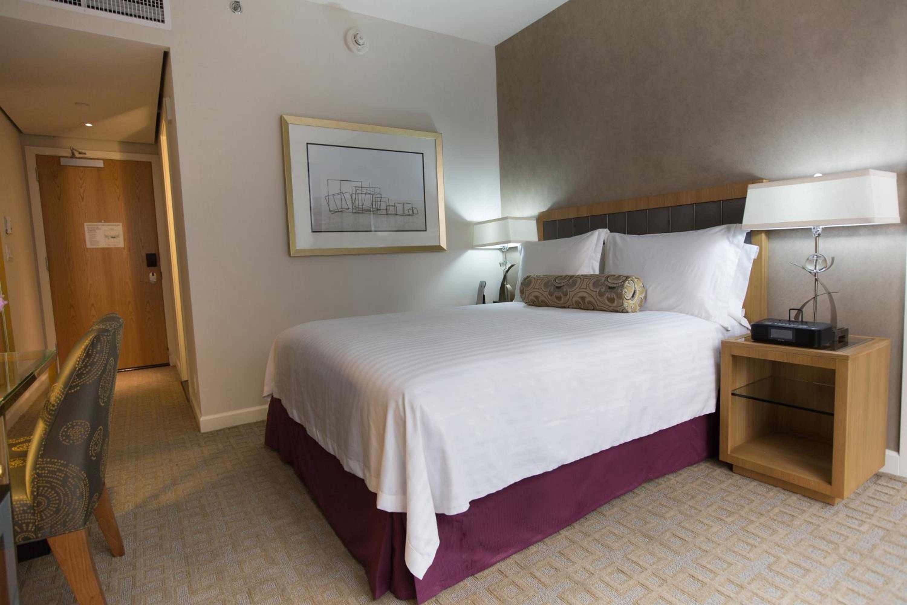 Executive Queen Room - Accessible photo 3