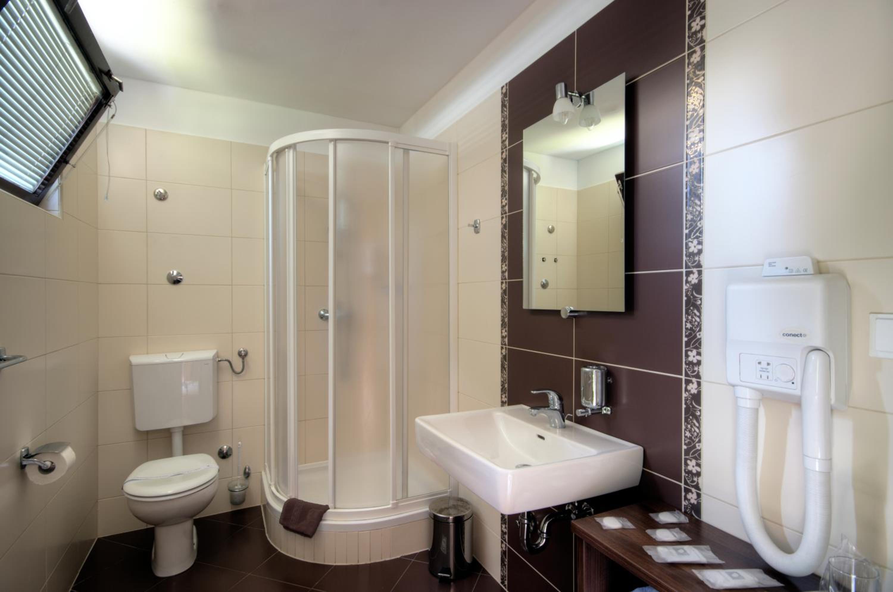Superior Triple Room photo 3