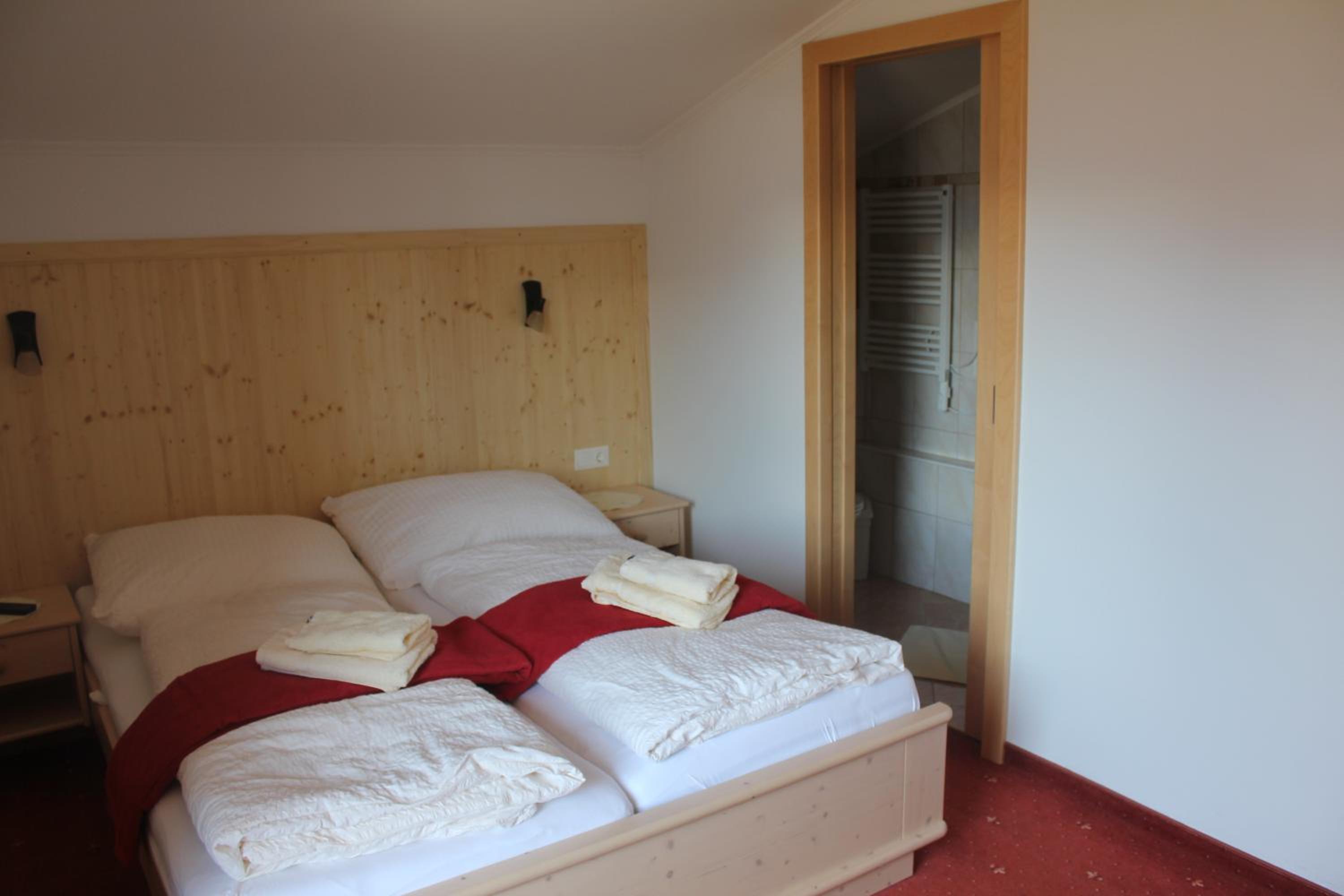 One-Bedroom Apartment with Balcony photo 1