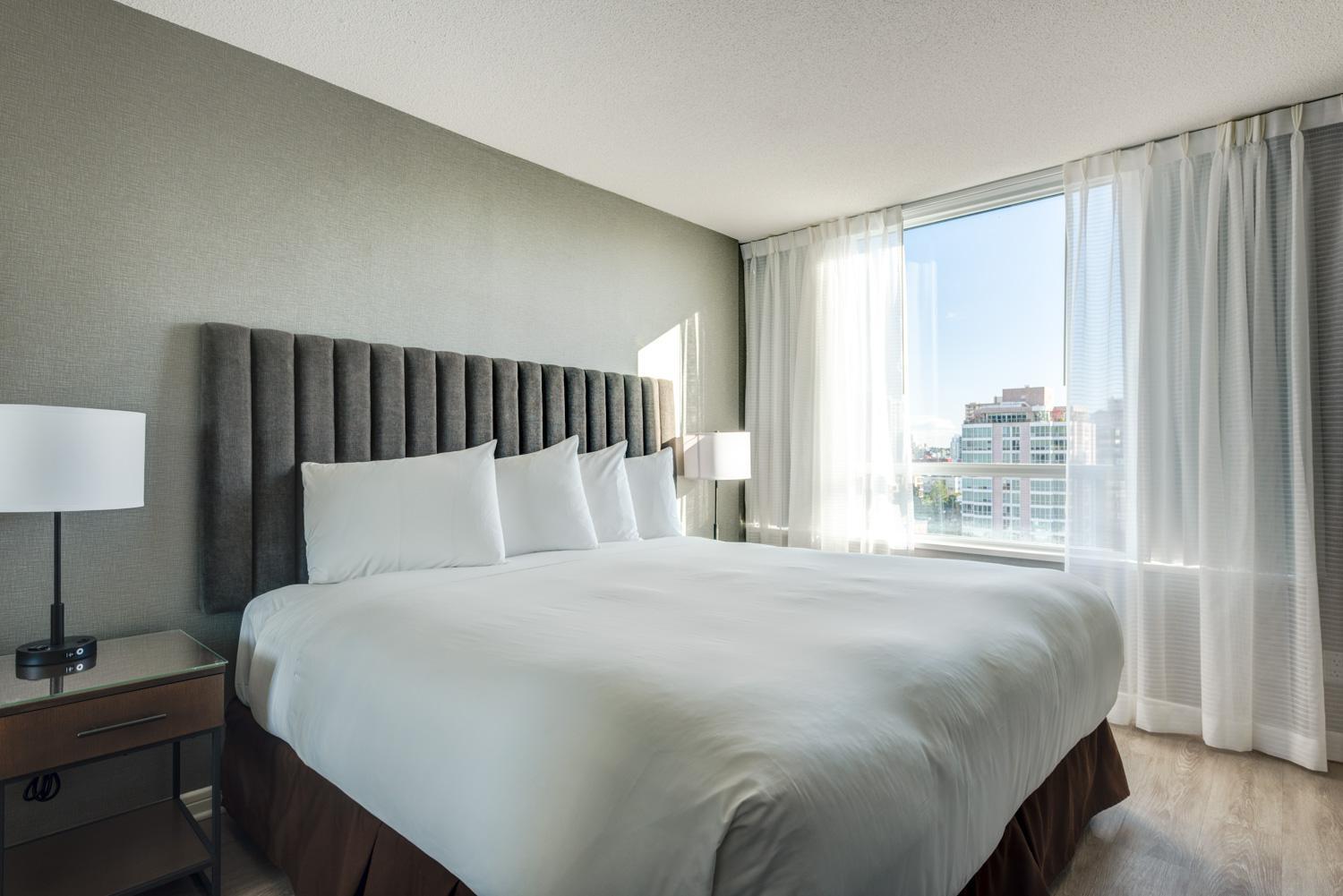 One-Bedroom King Suite