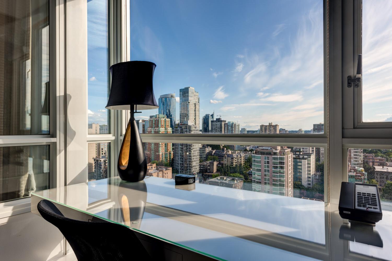 Executive One-Bedroom Suite thumbnail 5