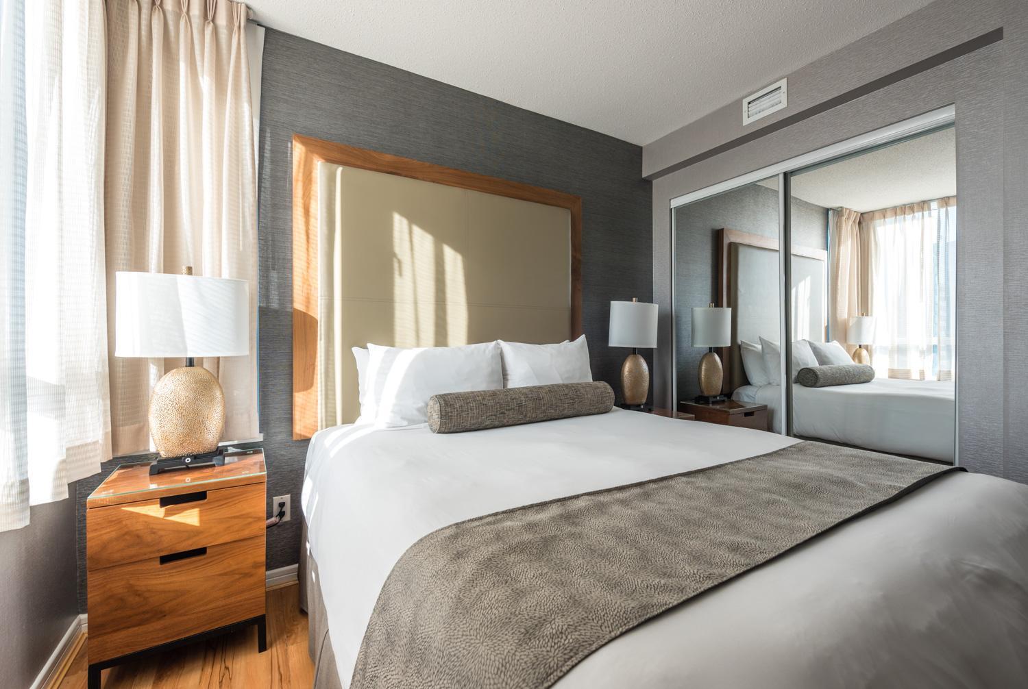 Executive Two-Bedroom Suite with 1 King and 1 Queen