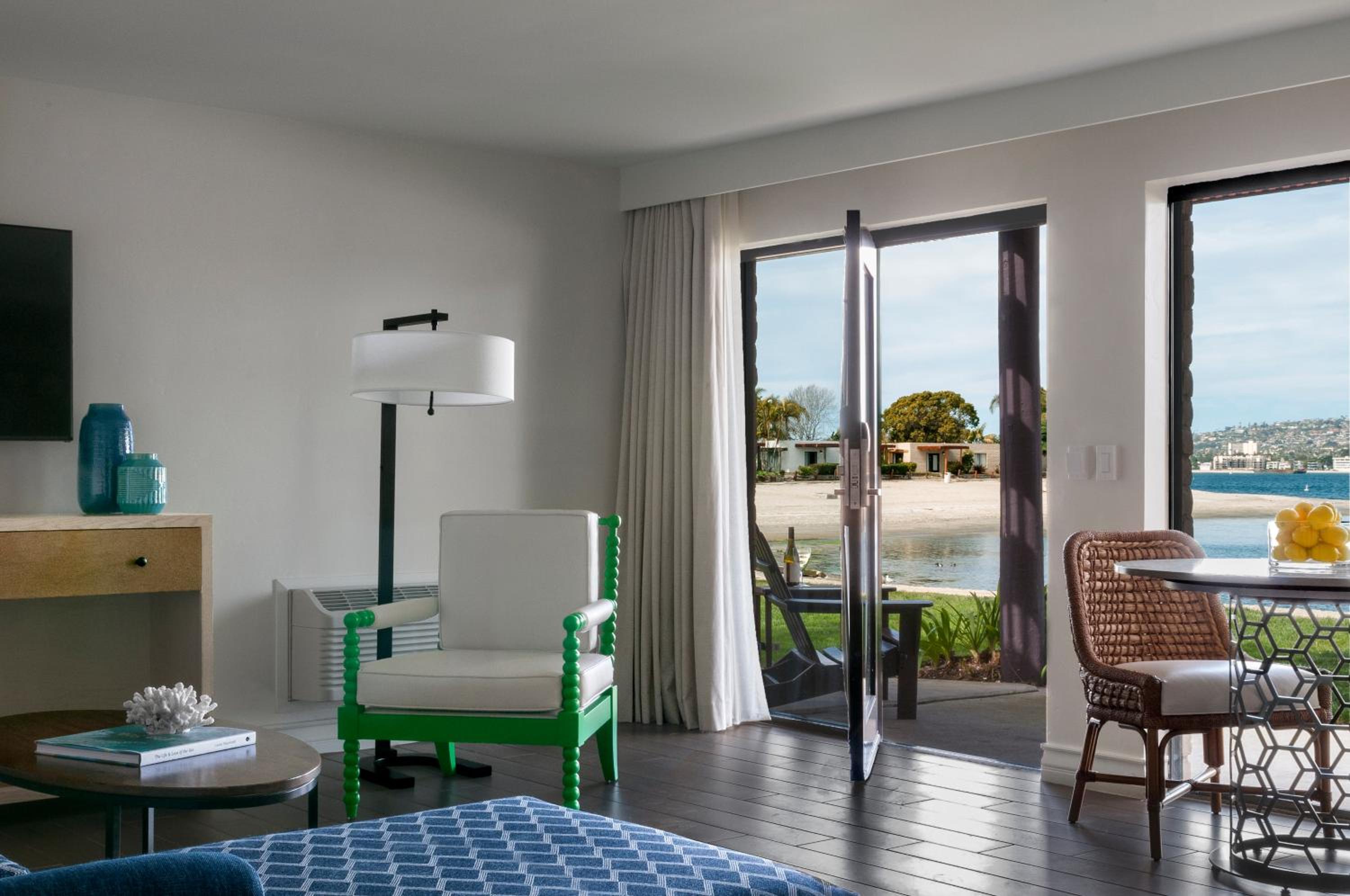 Bayside Bungalow Suite - Photo 2