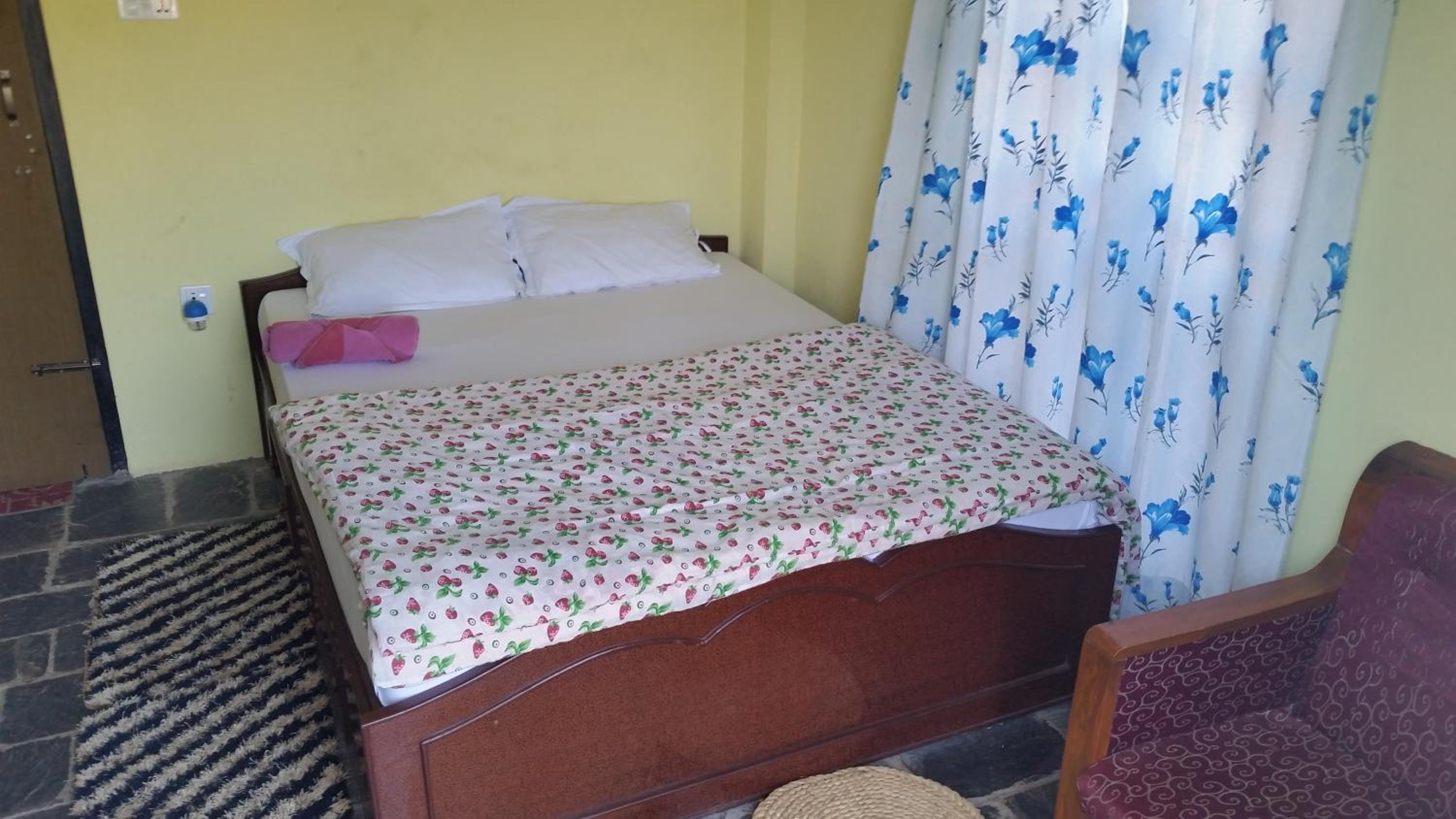Double Room with Shared Bathroom photo 2