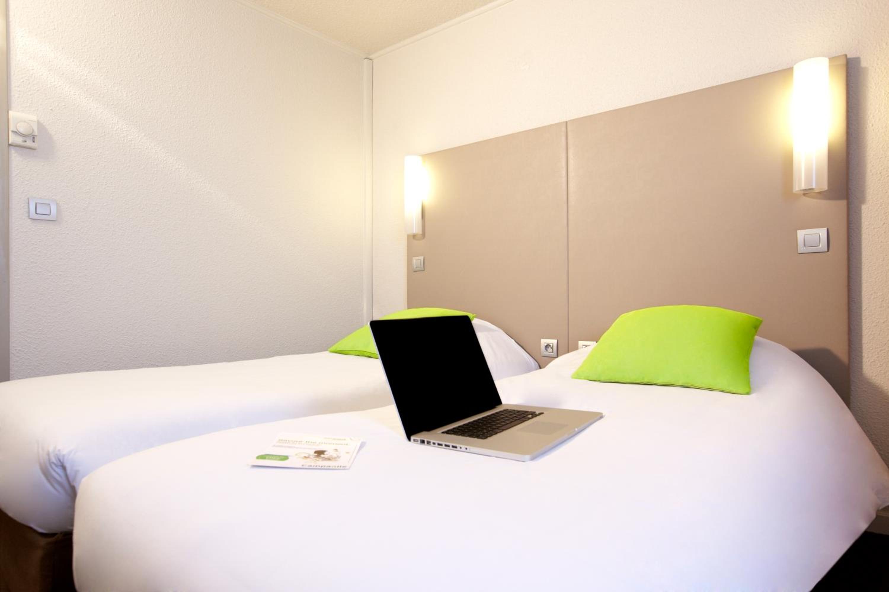 Standard Twin Room - Photo 1