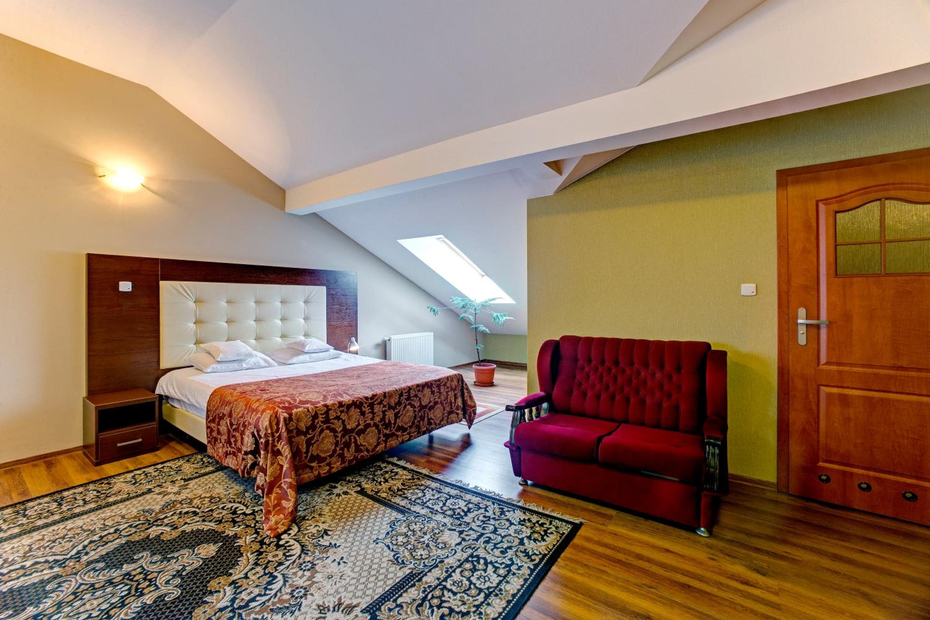 Double Room with River View - Photo 8