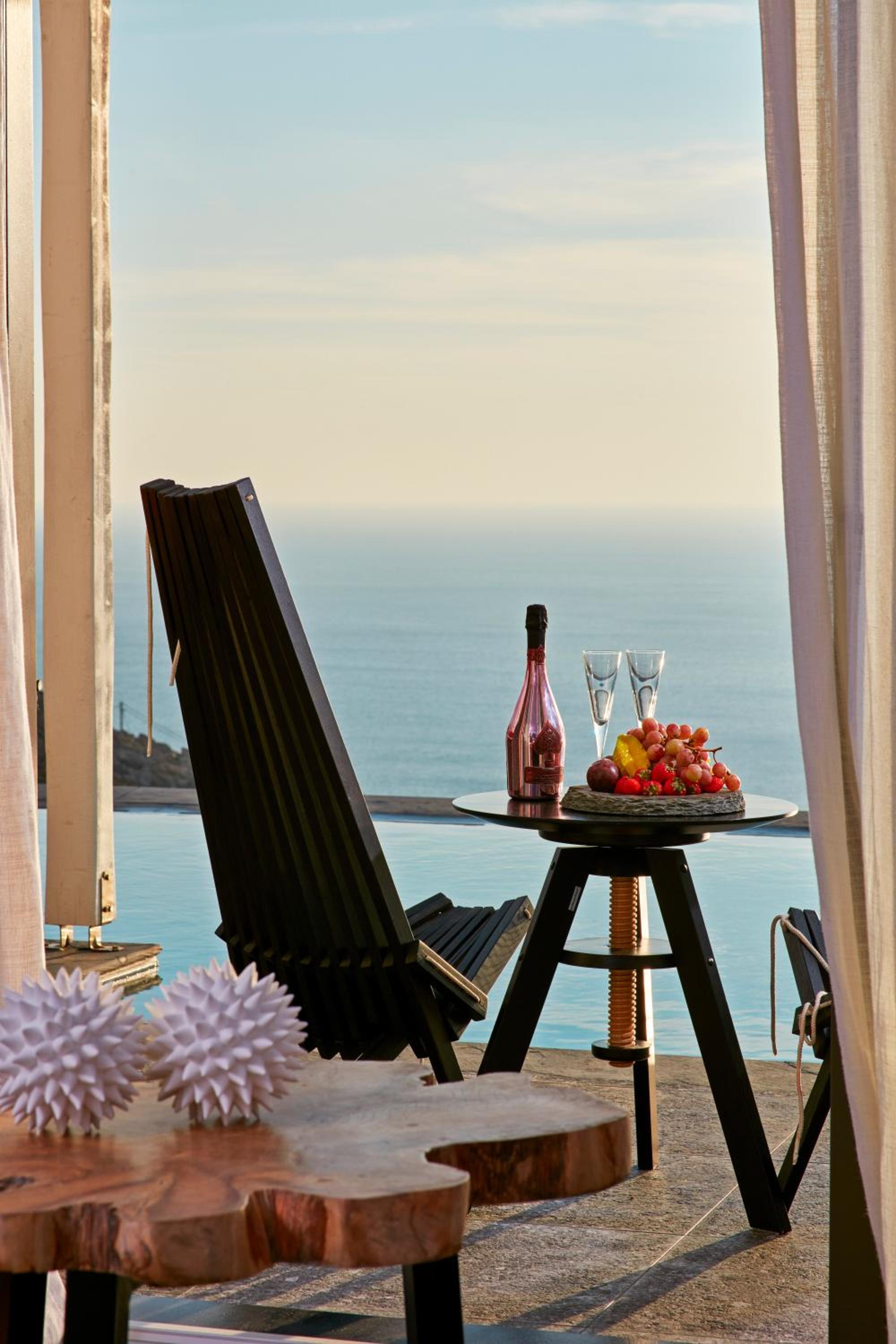Pure sea view room with private pool