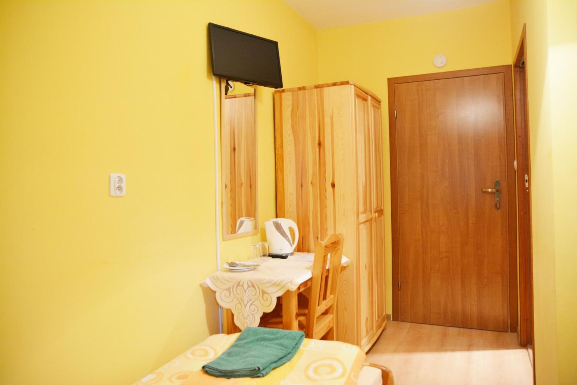 Small Twin Room photo 2