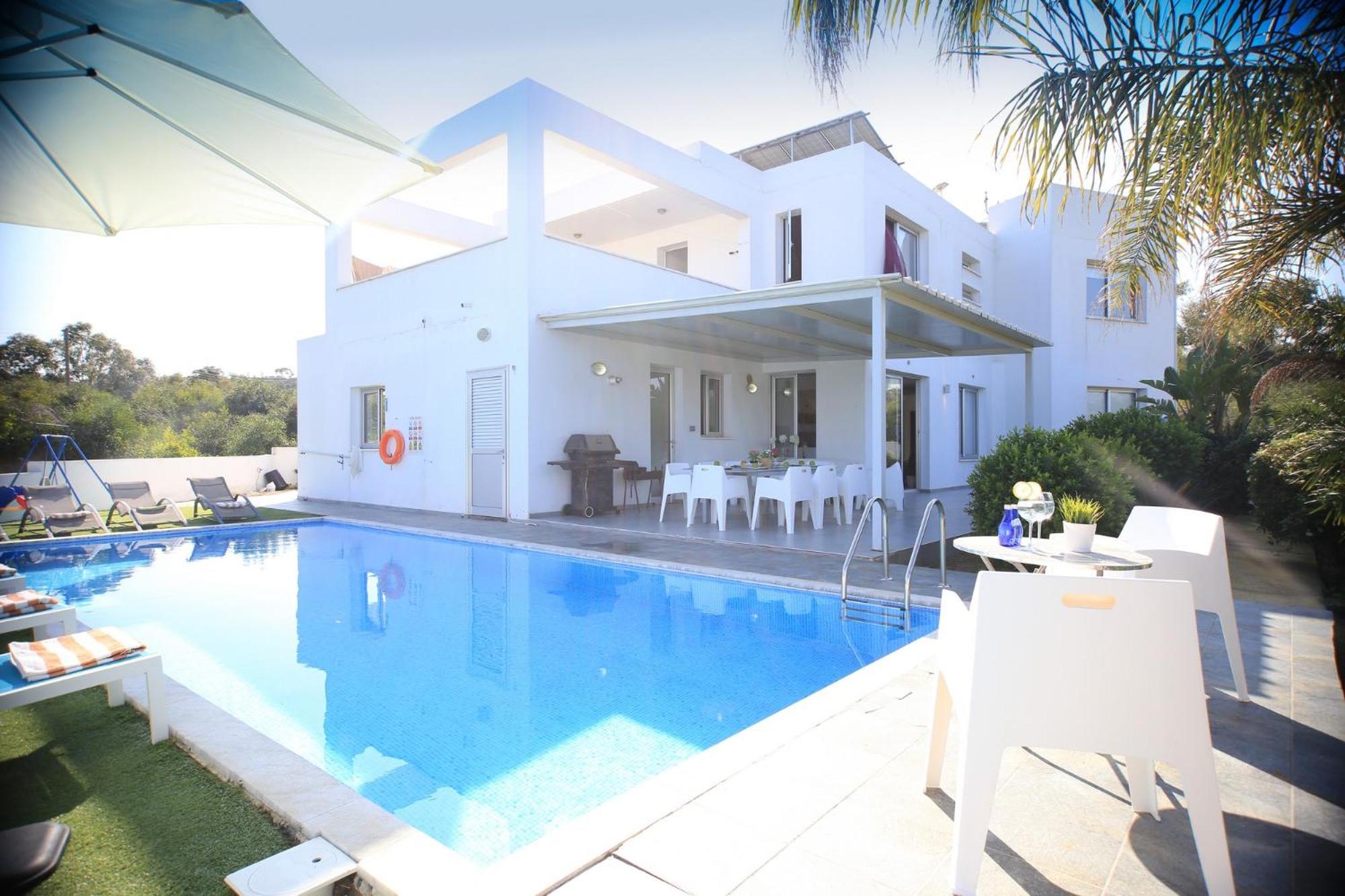 Superior Villa photo 2