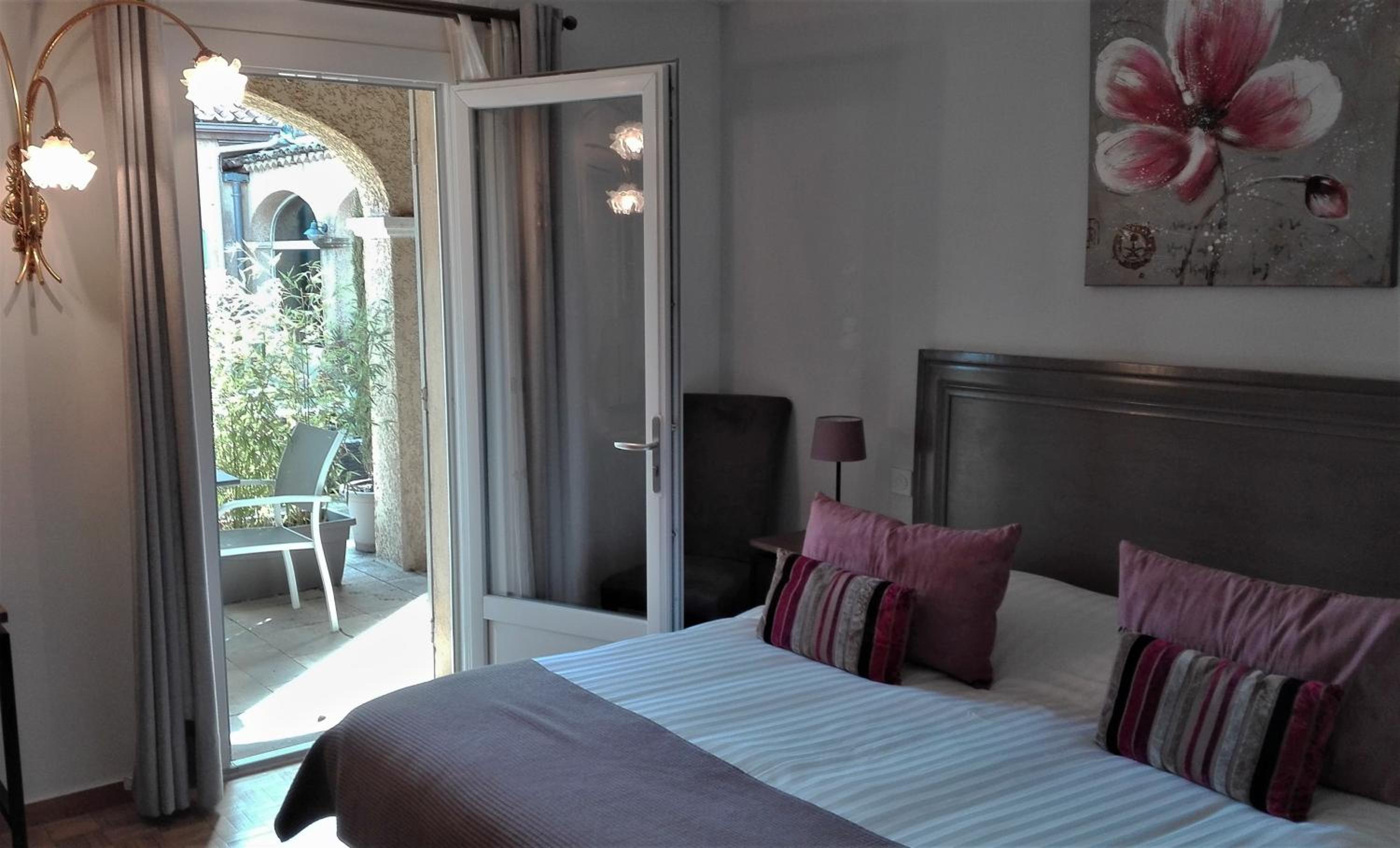 Superior Double Room - Photo 12