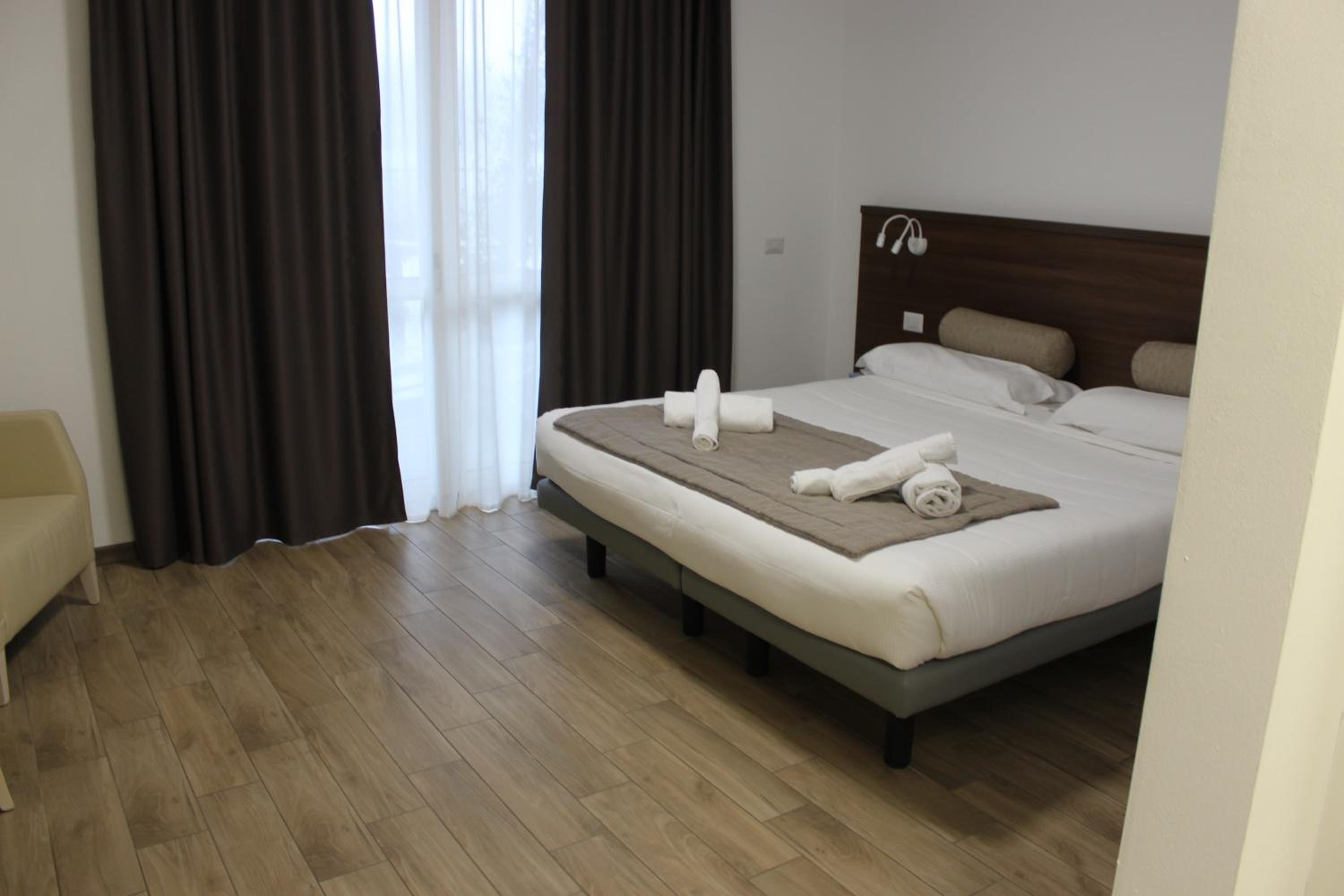 Double or Twin Room with Lake View and Hot Spa