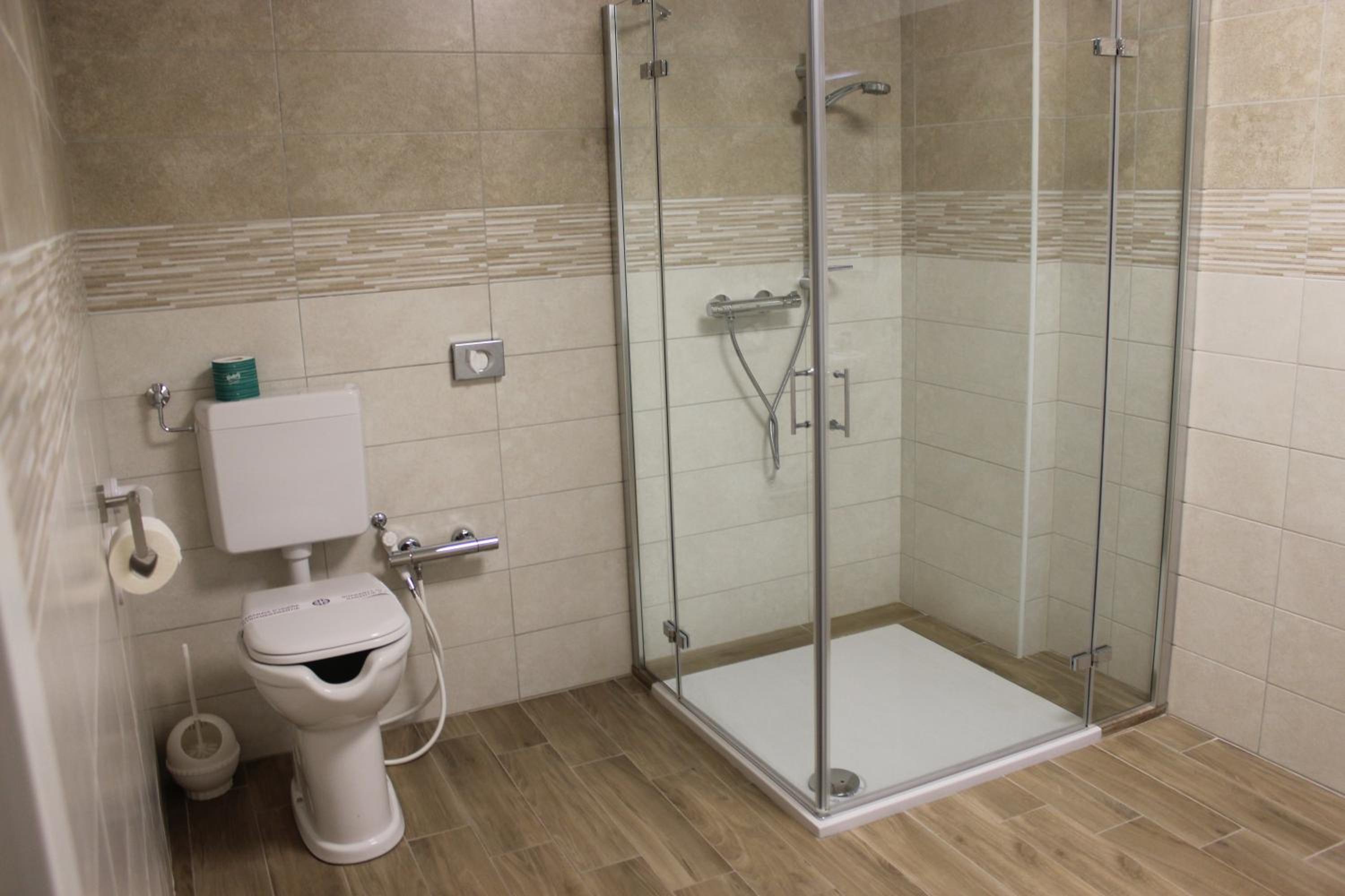 Double or Twin Room - Disability Access photo 3