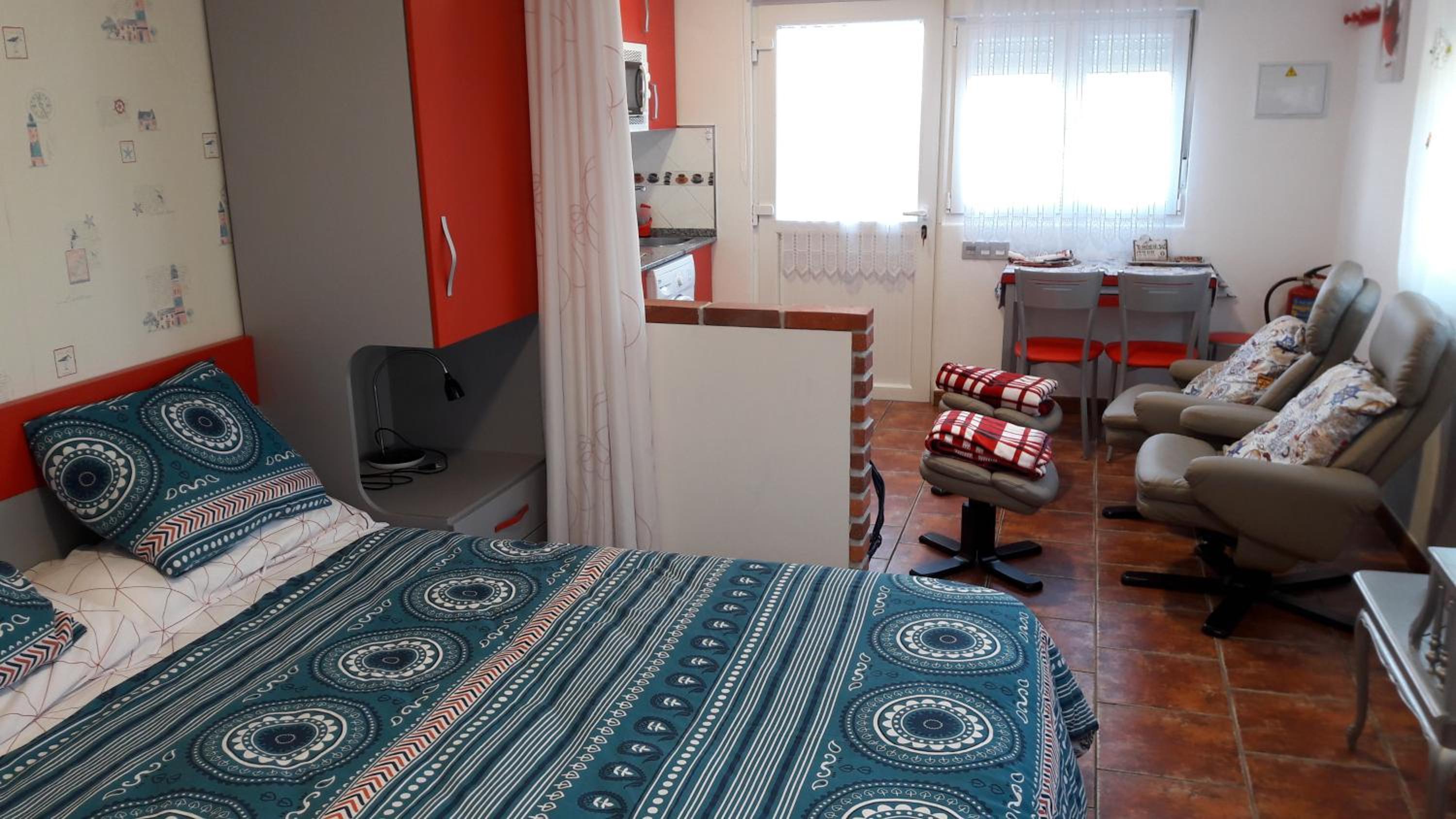 Estudio con vista al mar