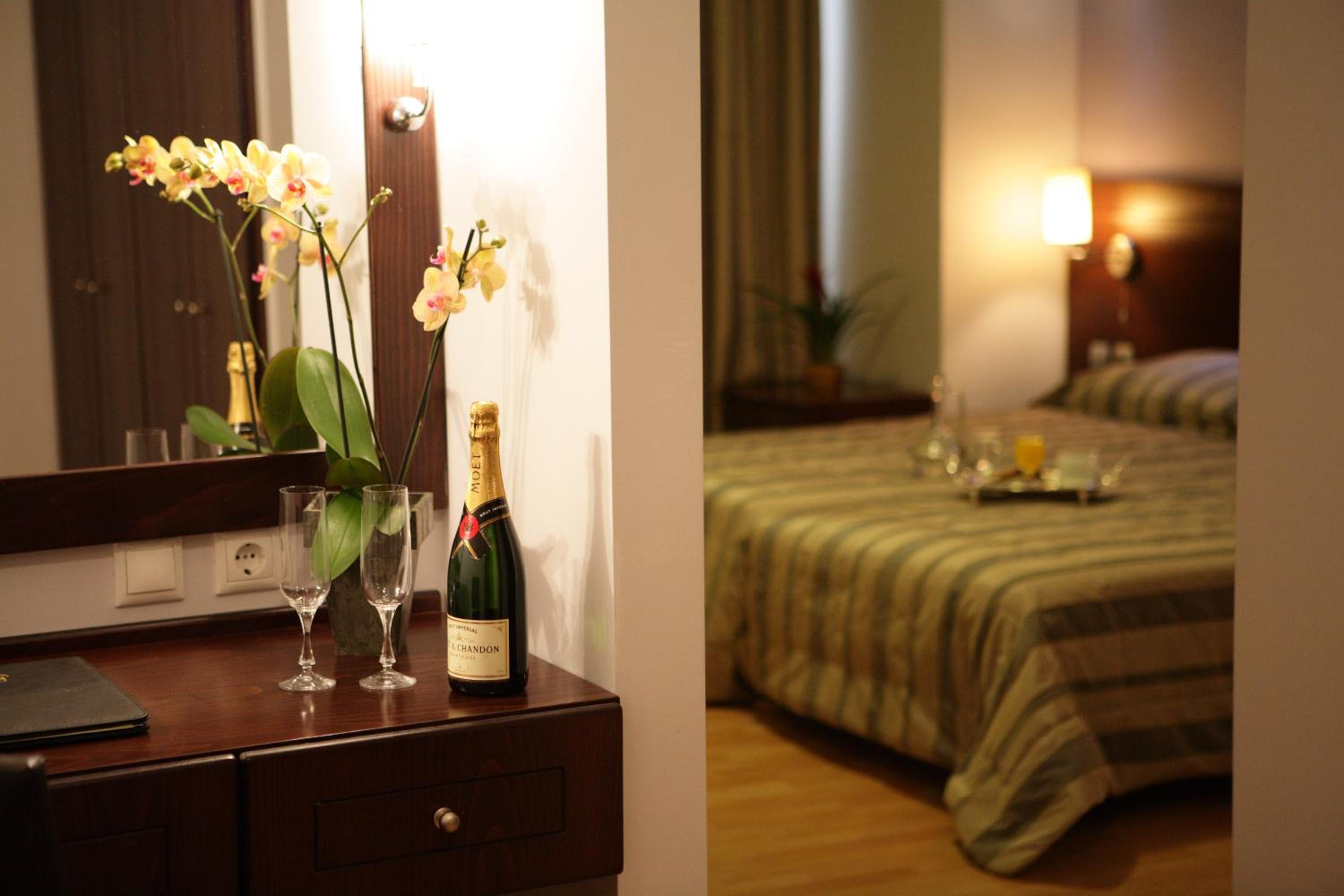 Standard King or Twin Room - Photo 1