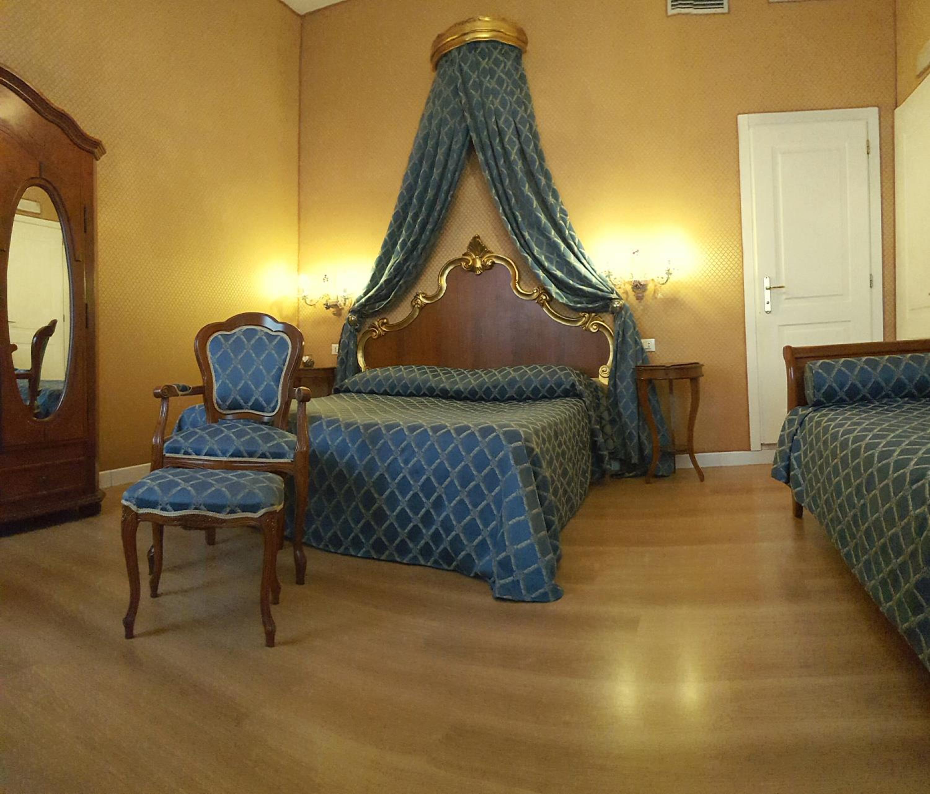 Junior Suite with Canal View photo 1
