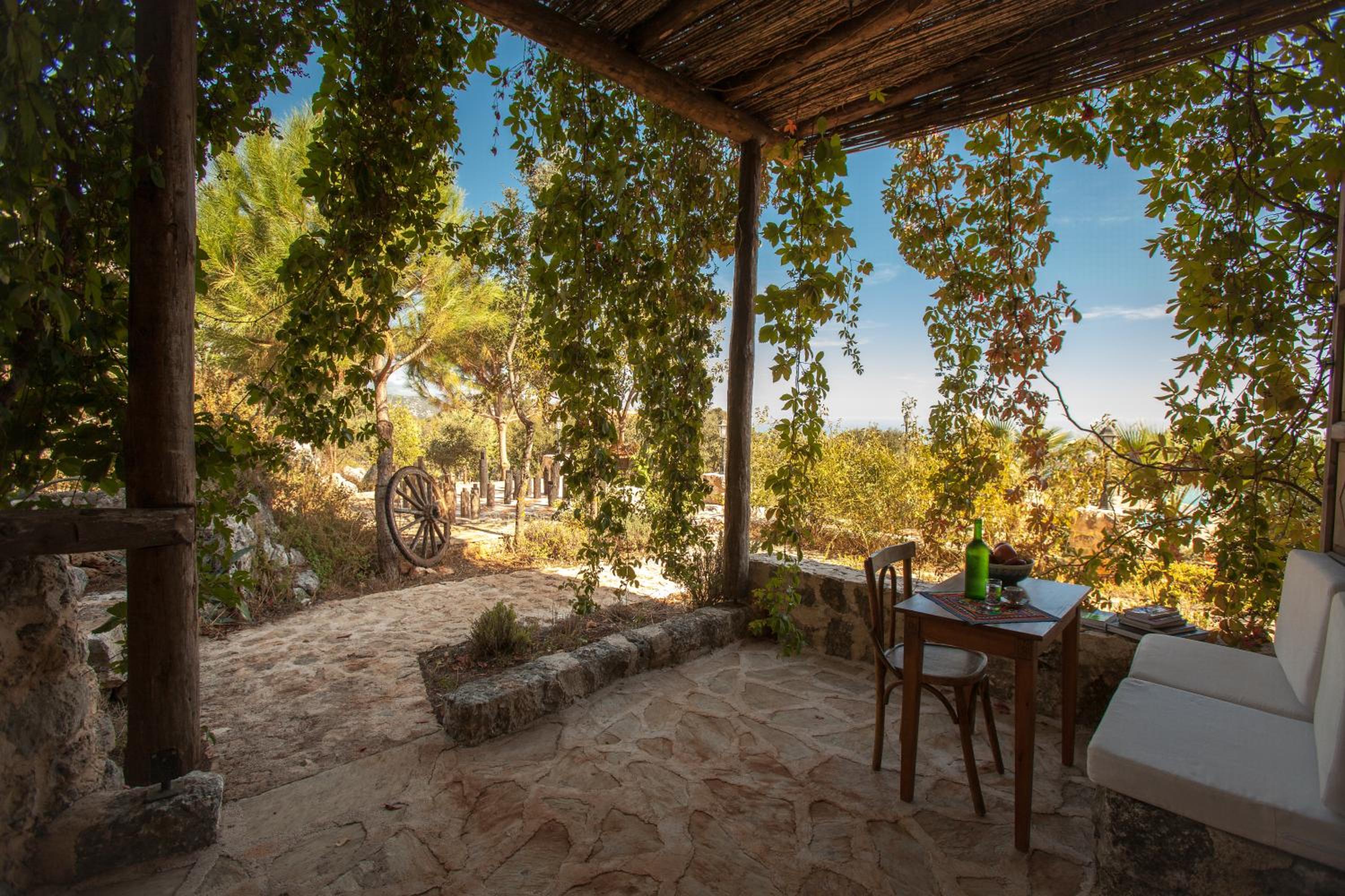 Superior Double or Twin Room with Garden View - Photo 10