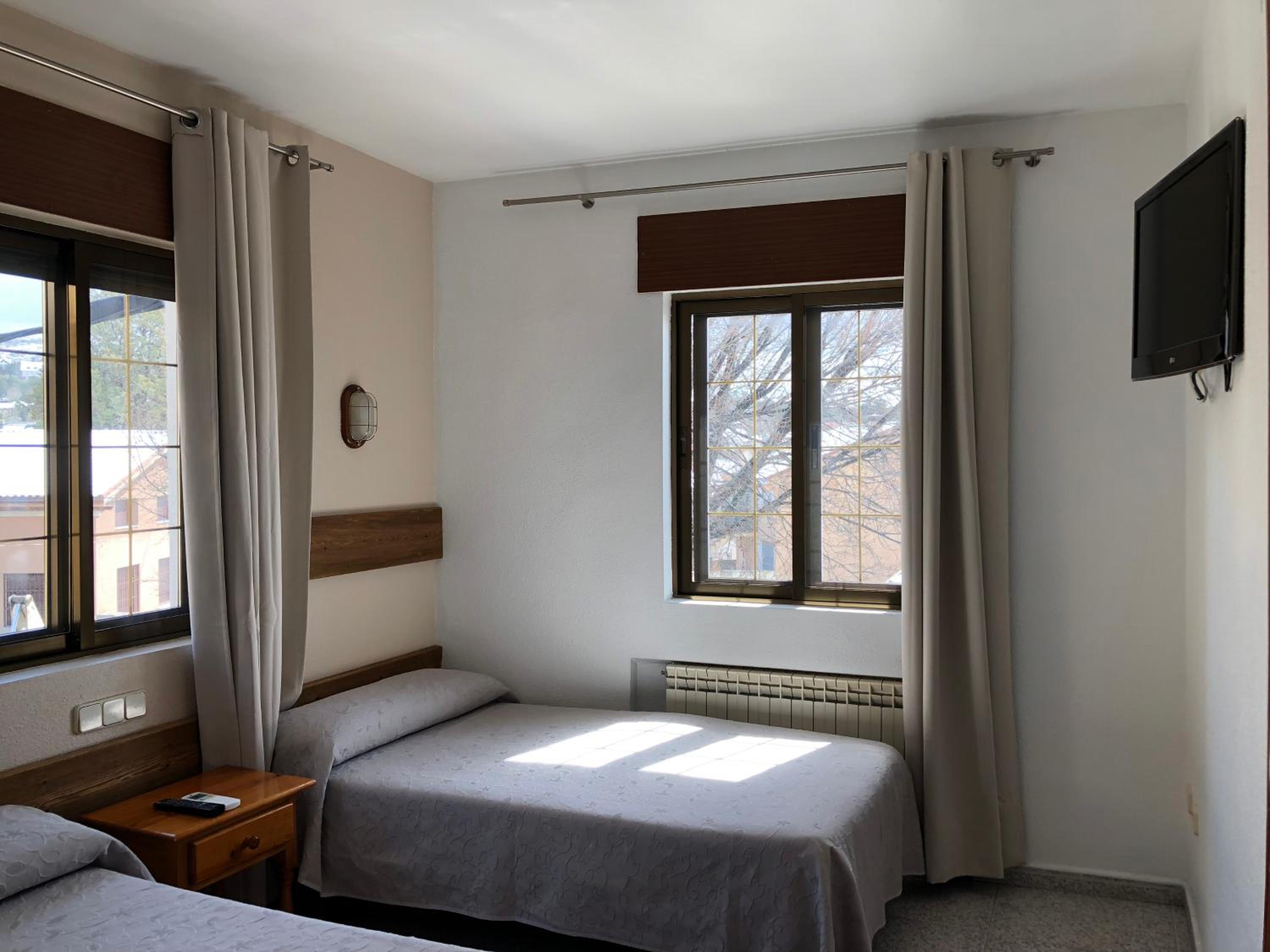 Double or Twin Room - Photo 22