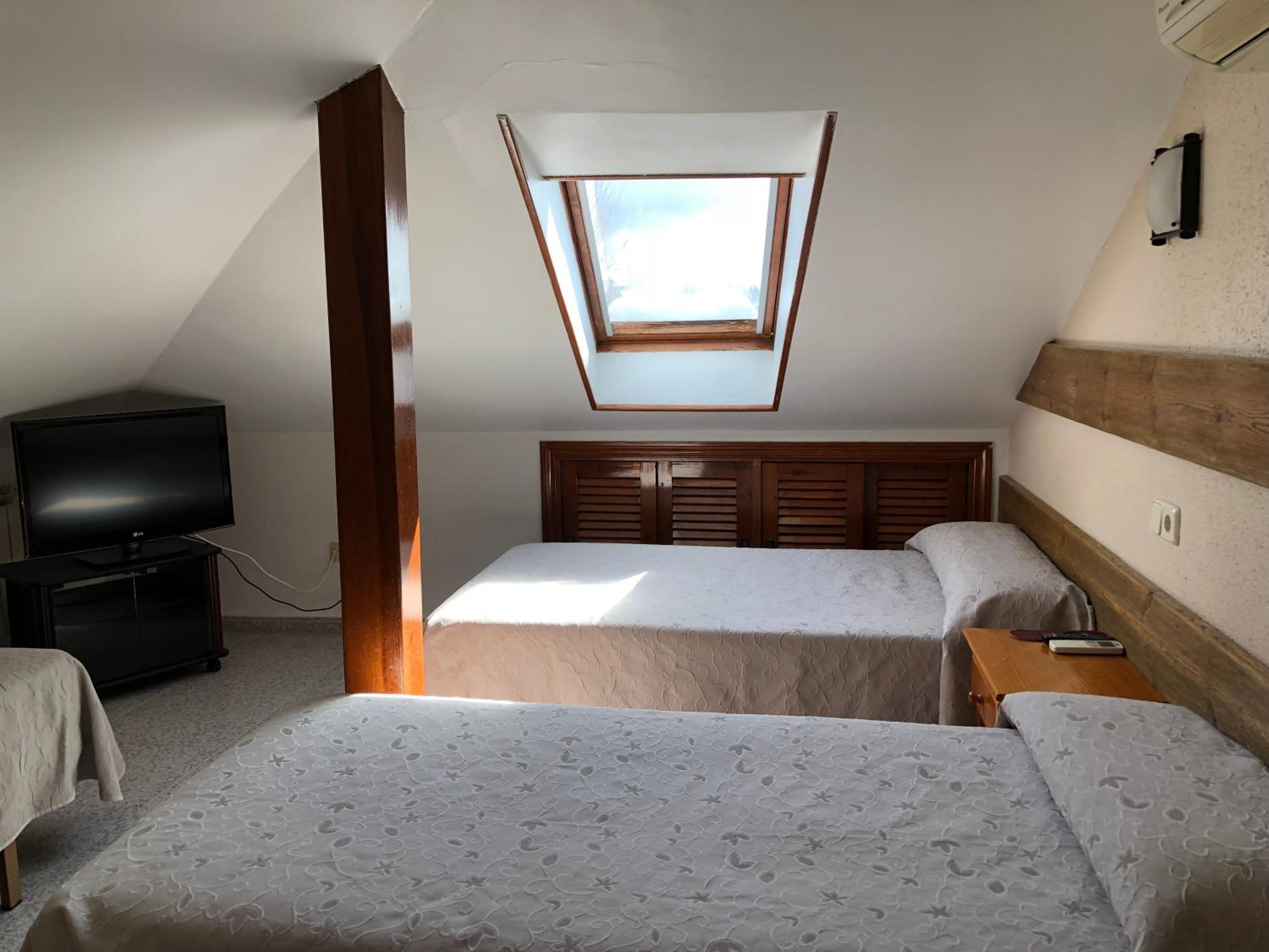 Triple Room - Photo 2
