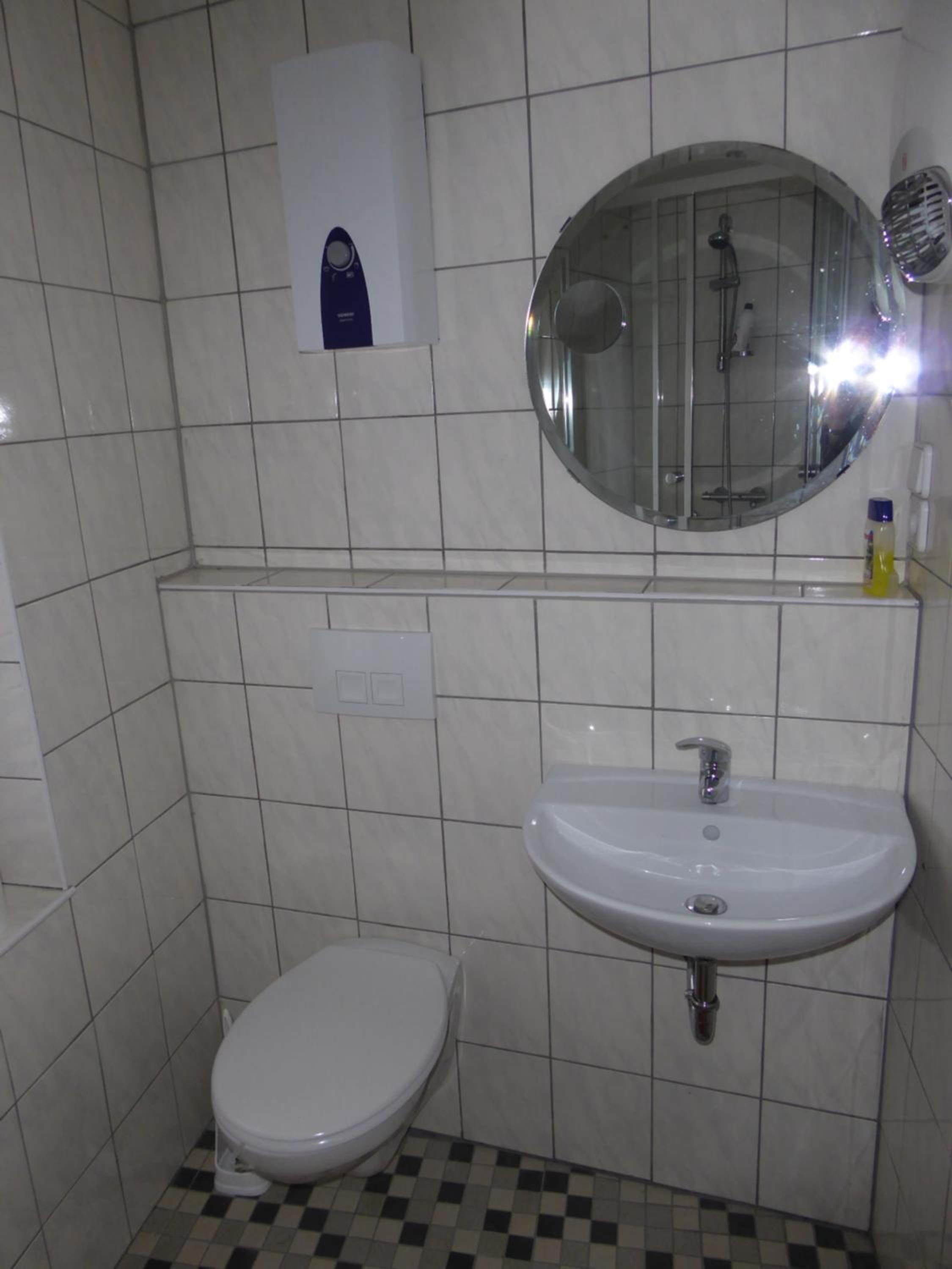 Single Room with Shared Bathroom