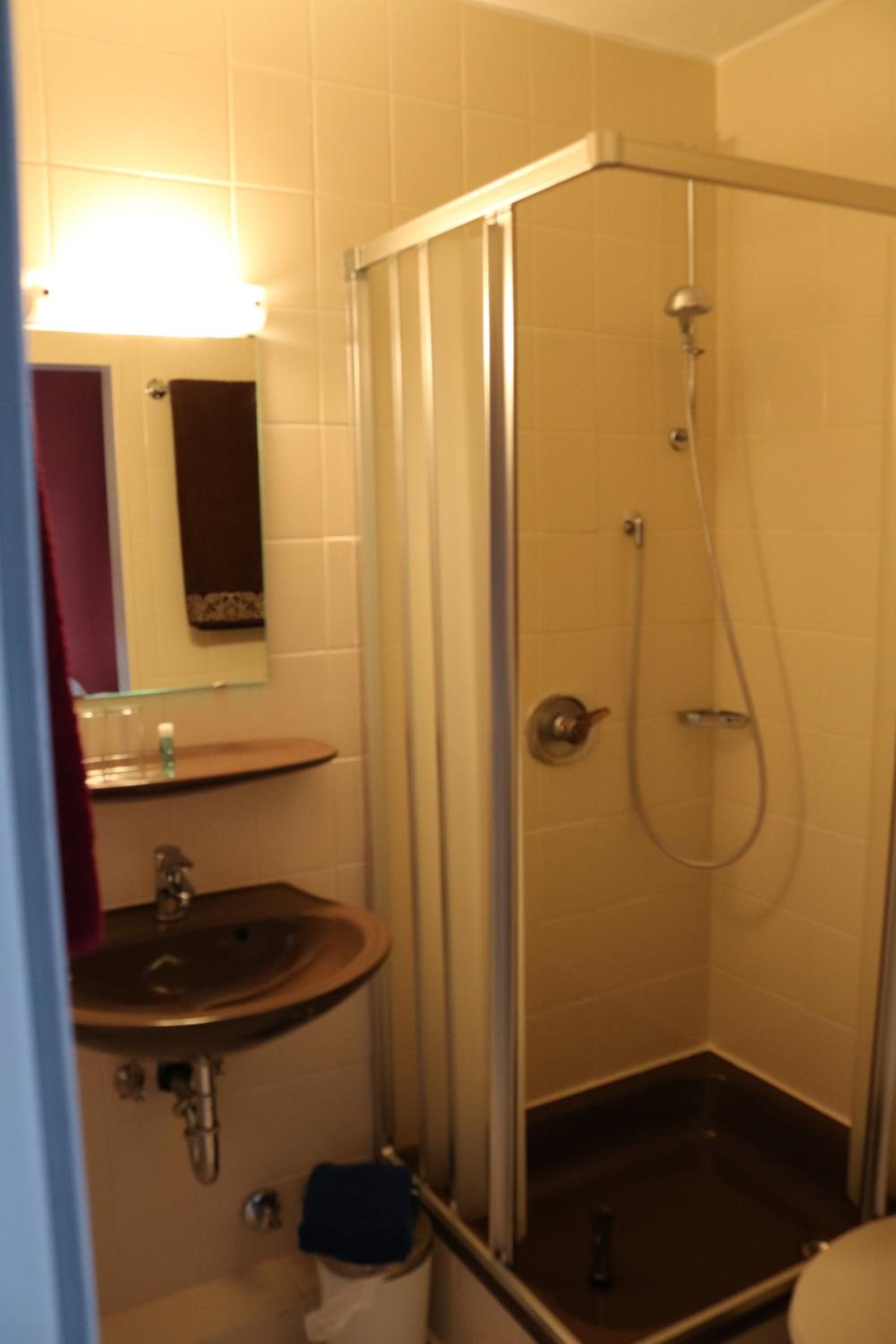Double Room - Photo 6