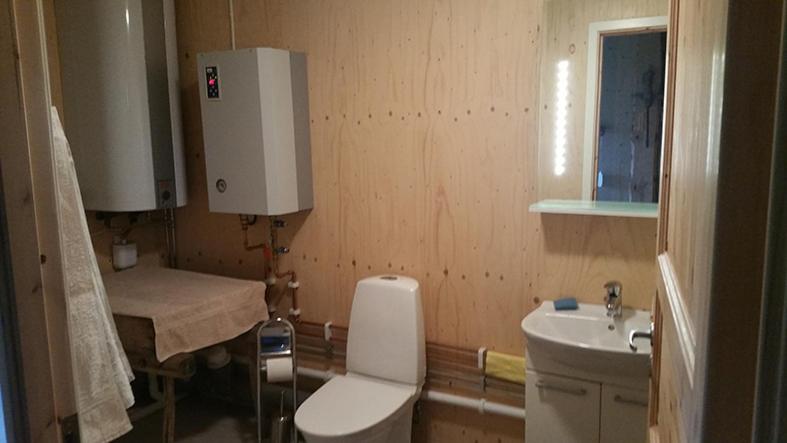 Twin Room with Private Bathroom - Photo 6