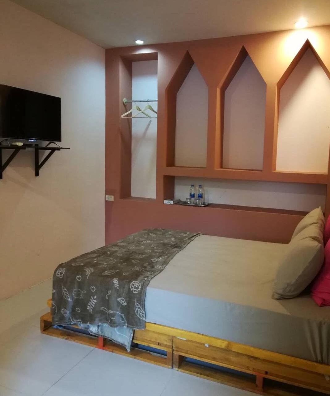 Double Room with Private Bathroom - Photo 3