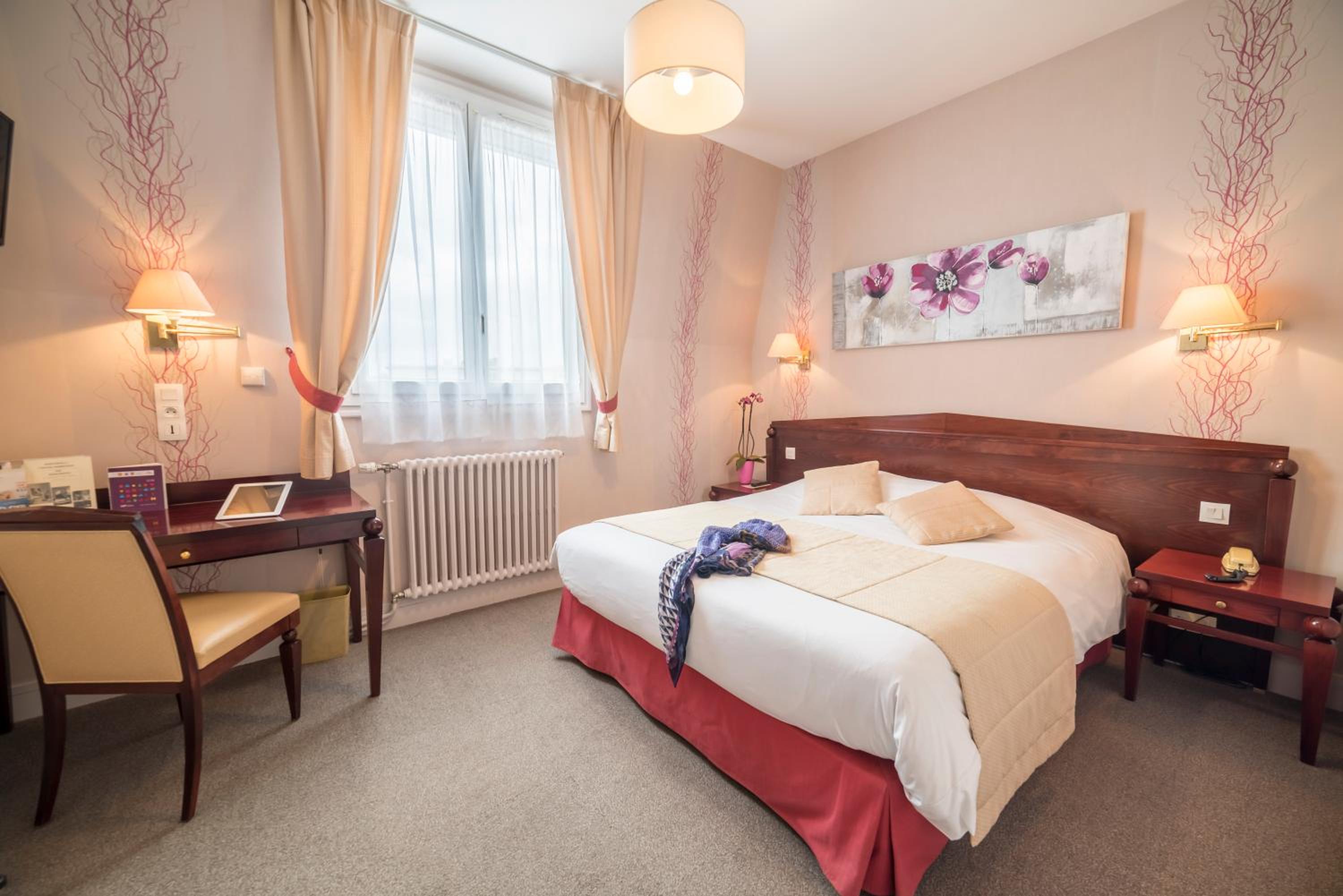 Superior Double or Twin Room photo 3