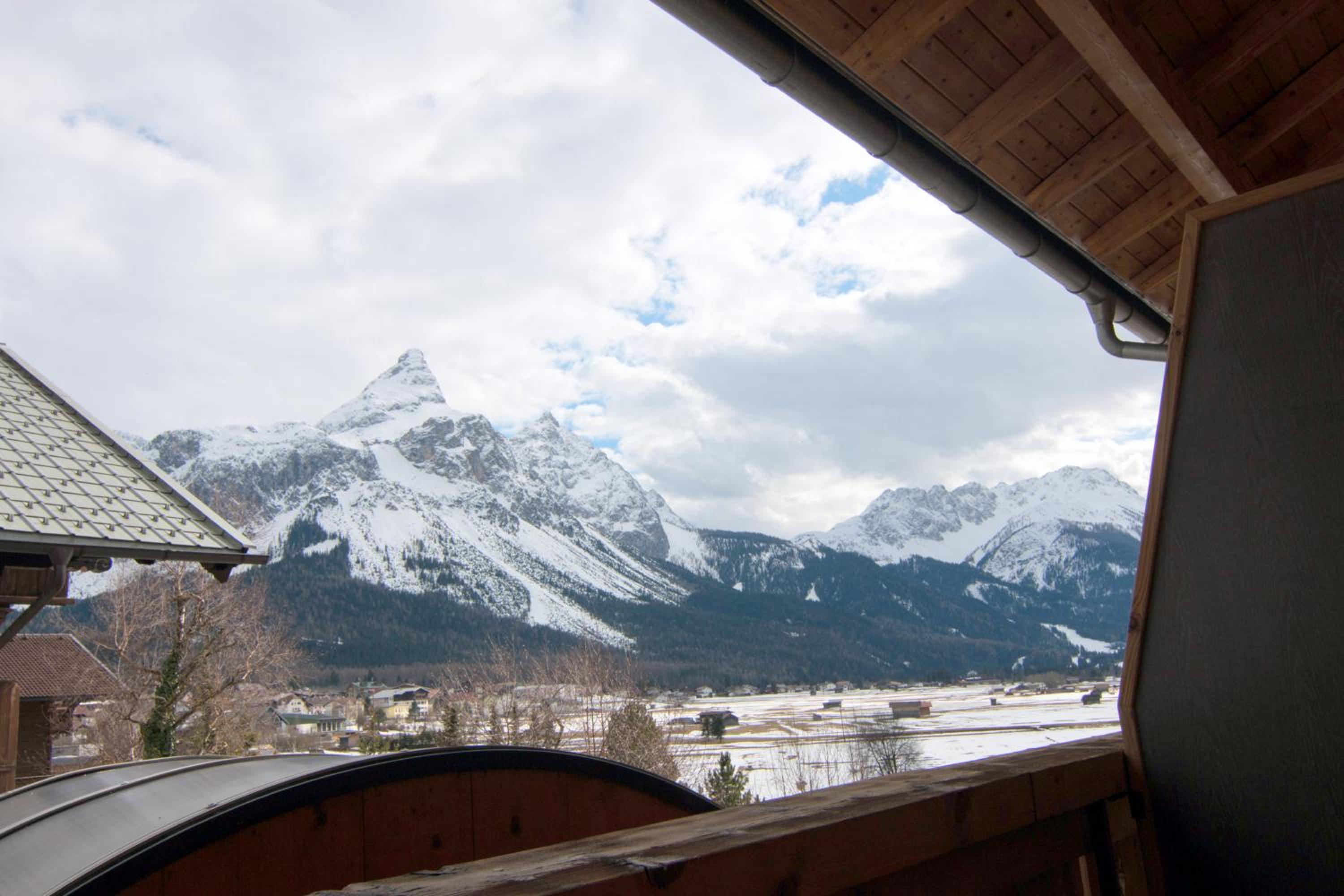 Double or Twin Room with Mountain View photo 3