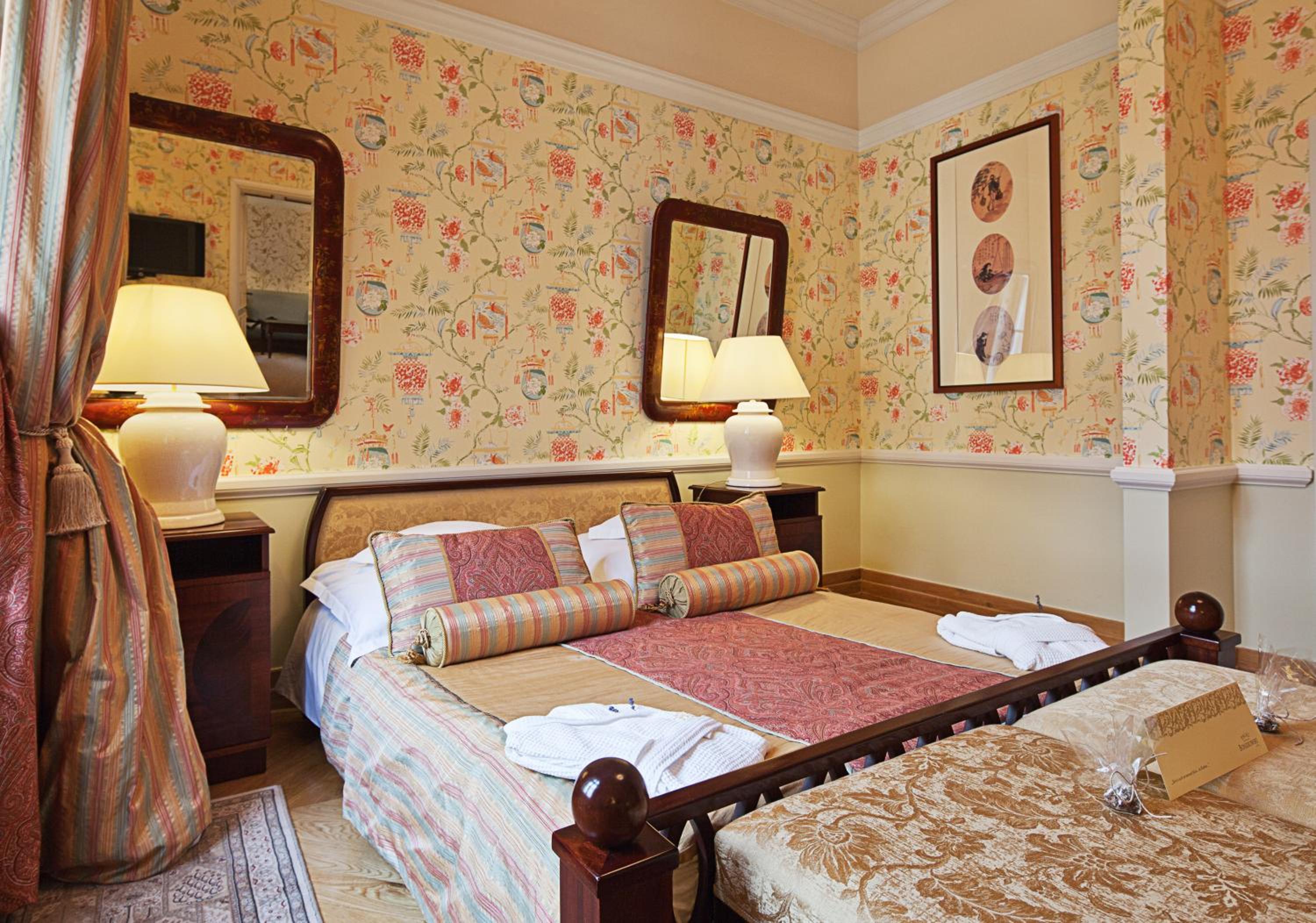 Executive Suite - Photo 7