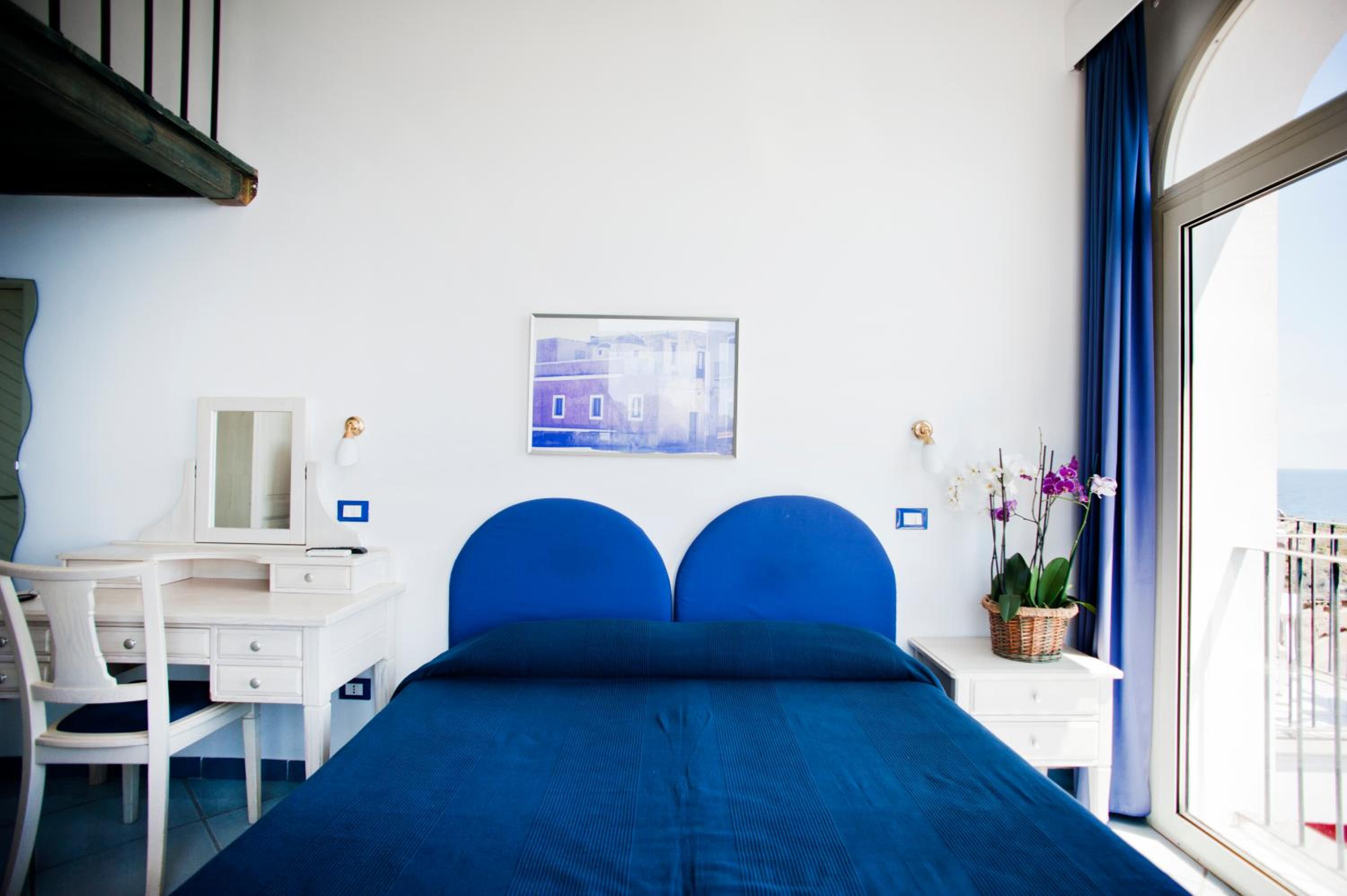 Double or Twin Room - Photo 7