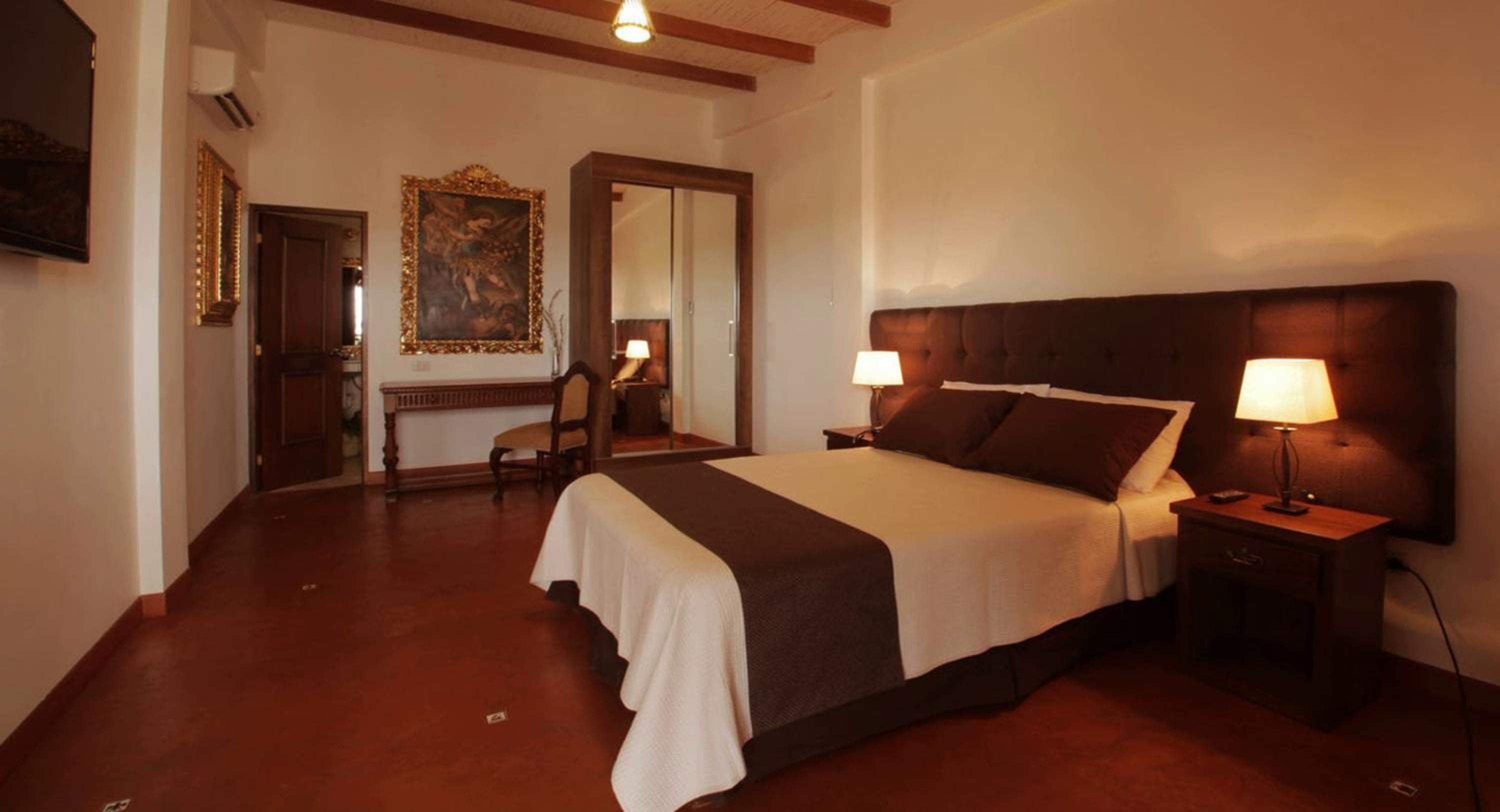 Standard Queen Room