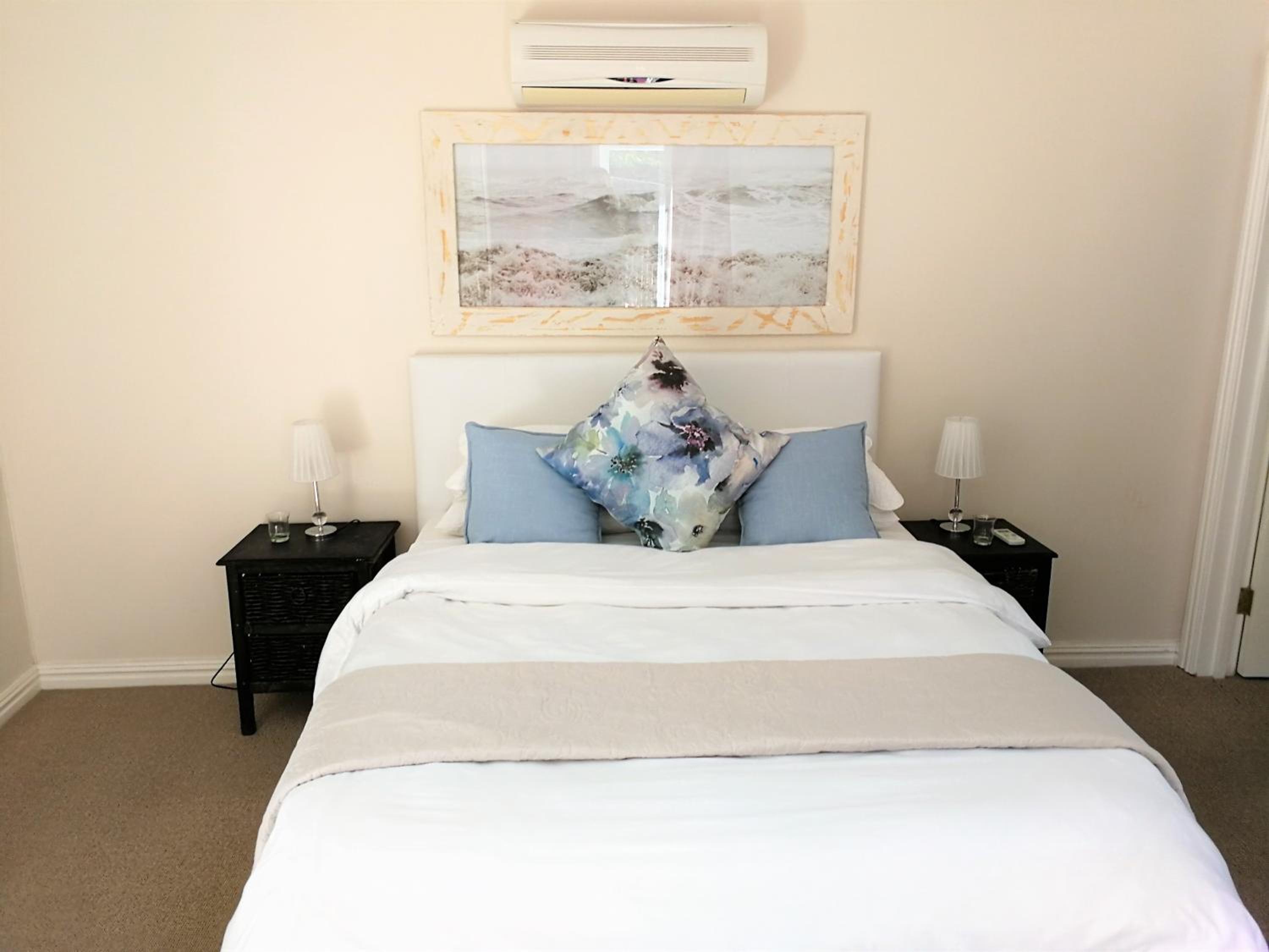 Queen Room with Pool View photo 1