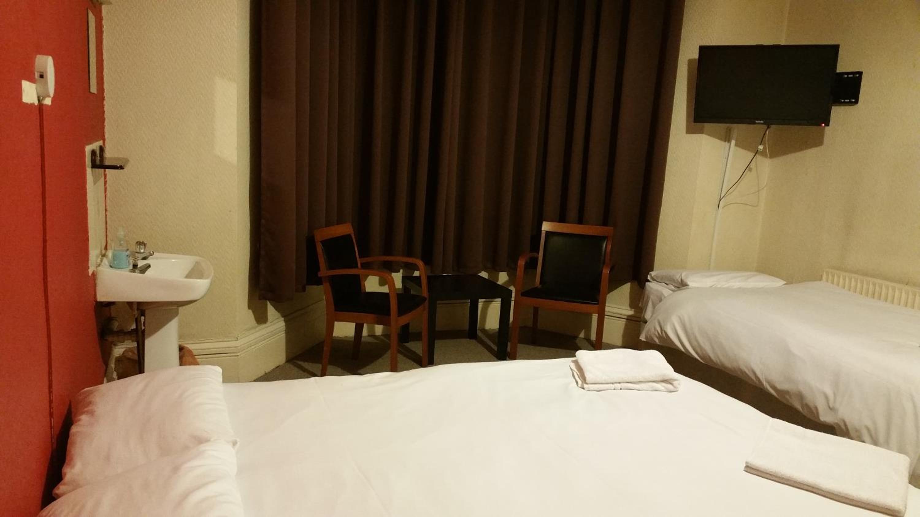 Triple Room with Shared Bathroom photo 3