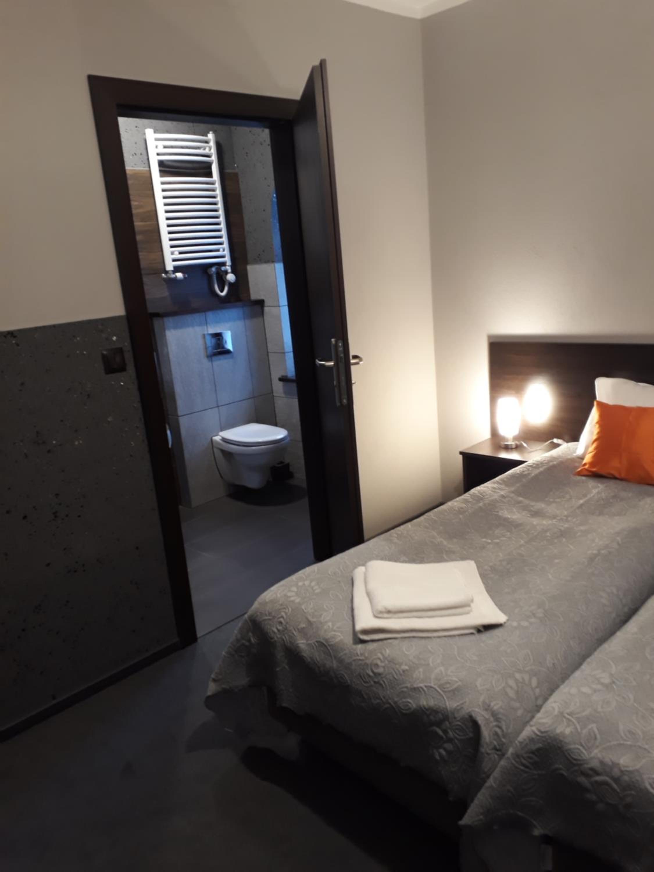 Double or Twin Room - Photo 8