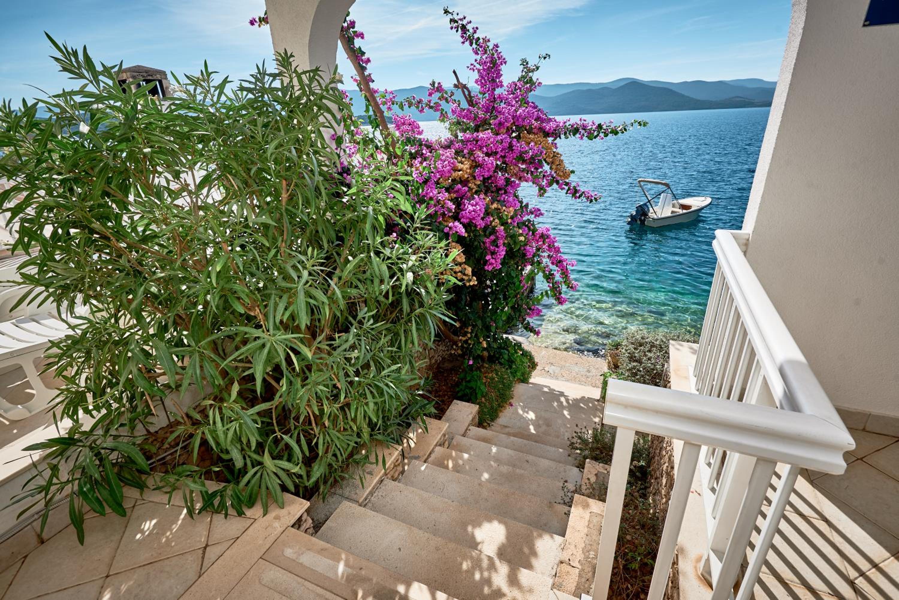 Studio Apartment with Sea View photo 2