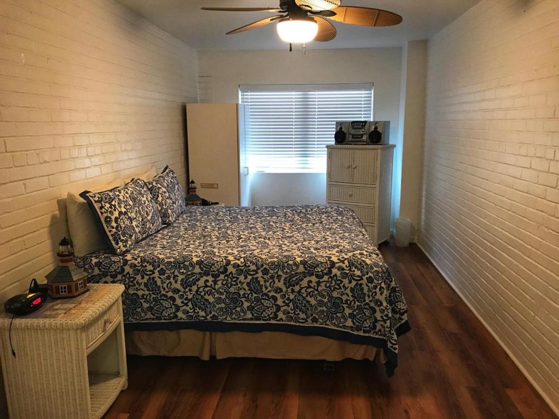 One-Bedroom Apartment photo 3
