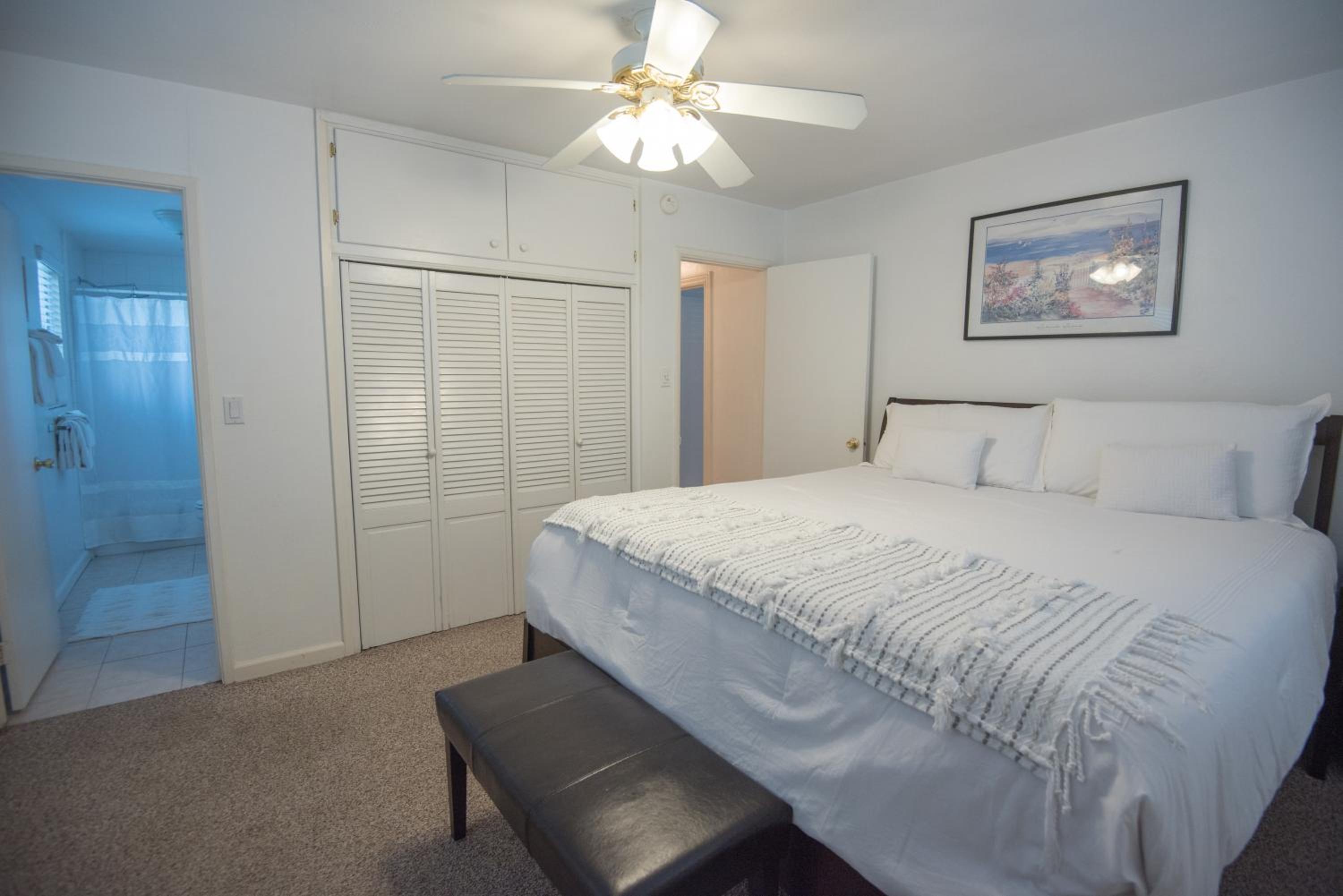 Three-Bedroom Apartment photo 3