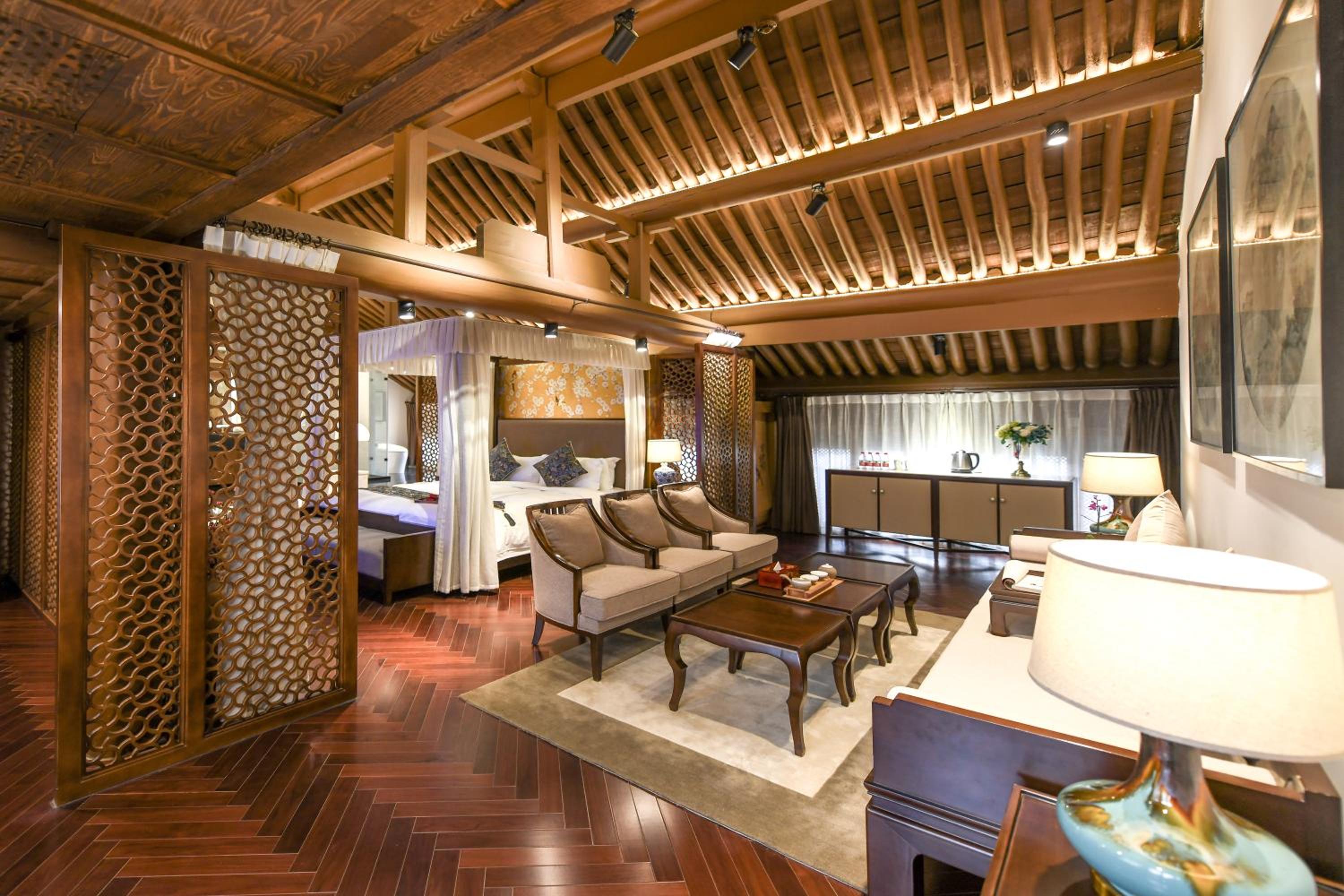 Deluxe Family Suite
