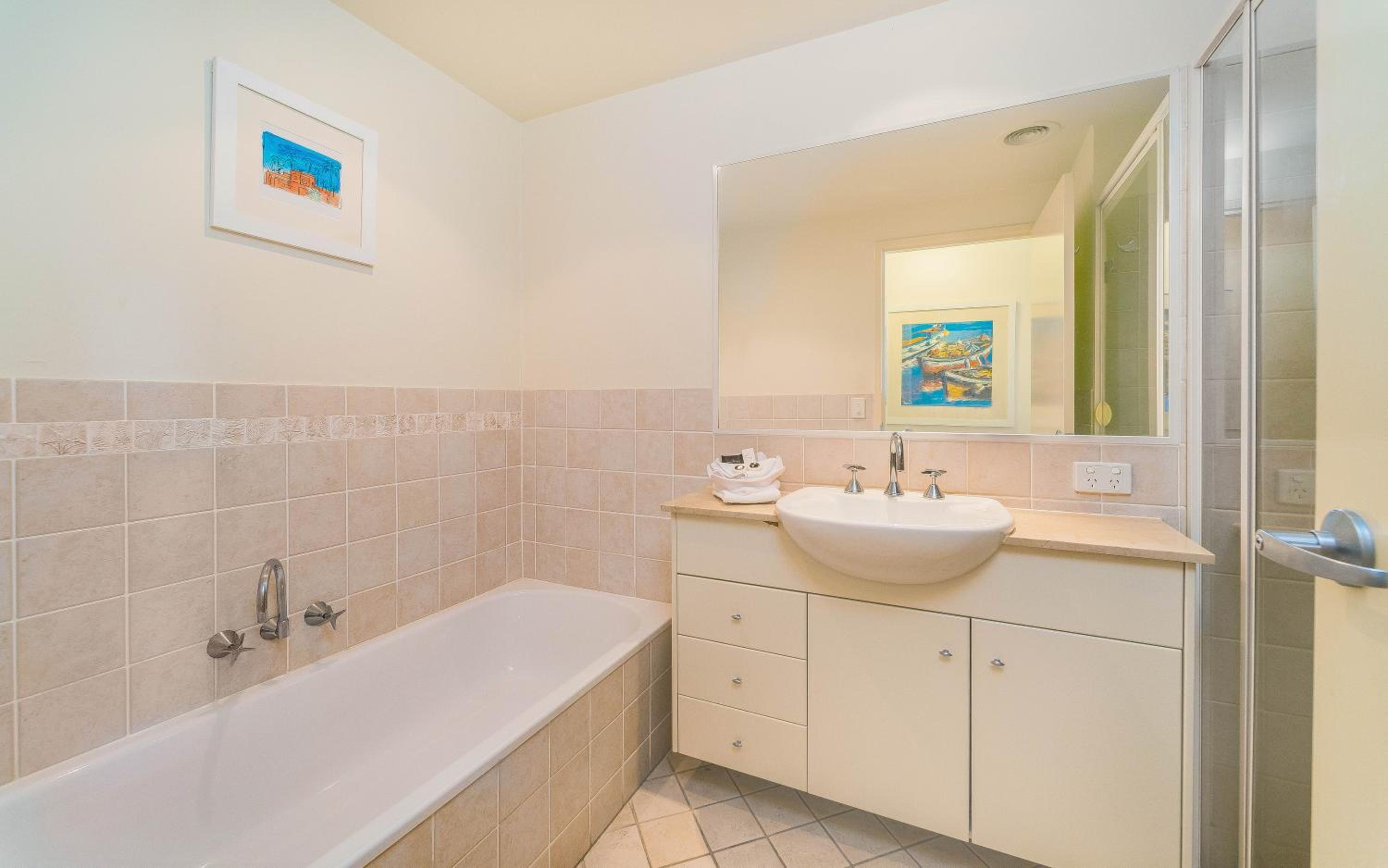 1 Bdrm Ocean View Ground Floor Apt - Photo 6