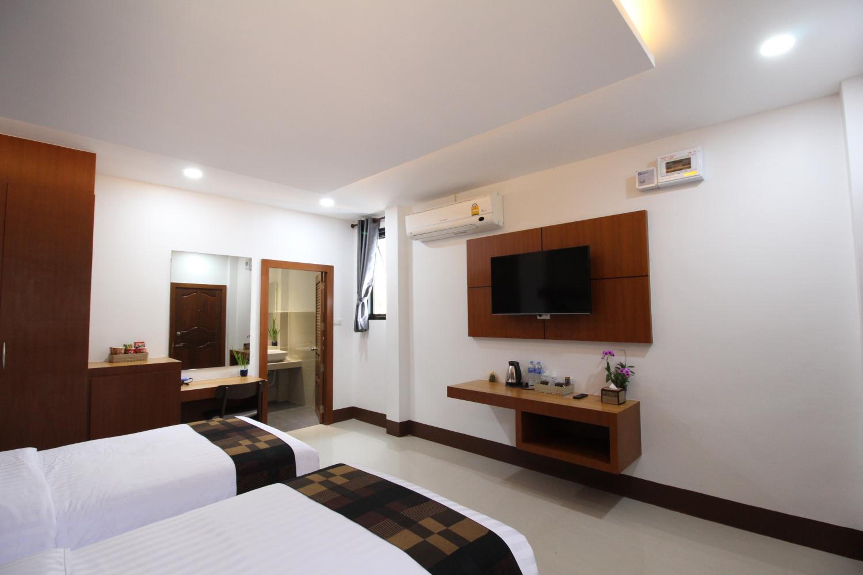Deluxe Twin Room photo 3
