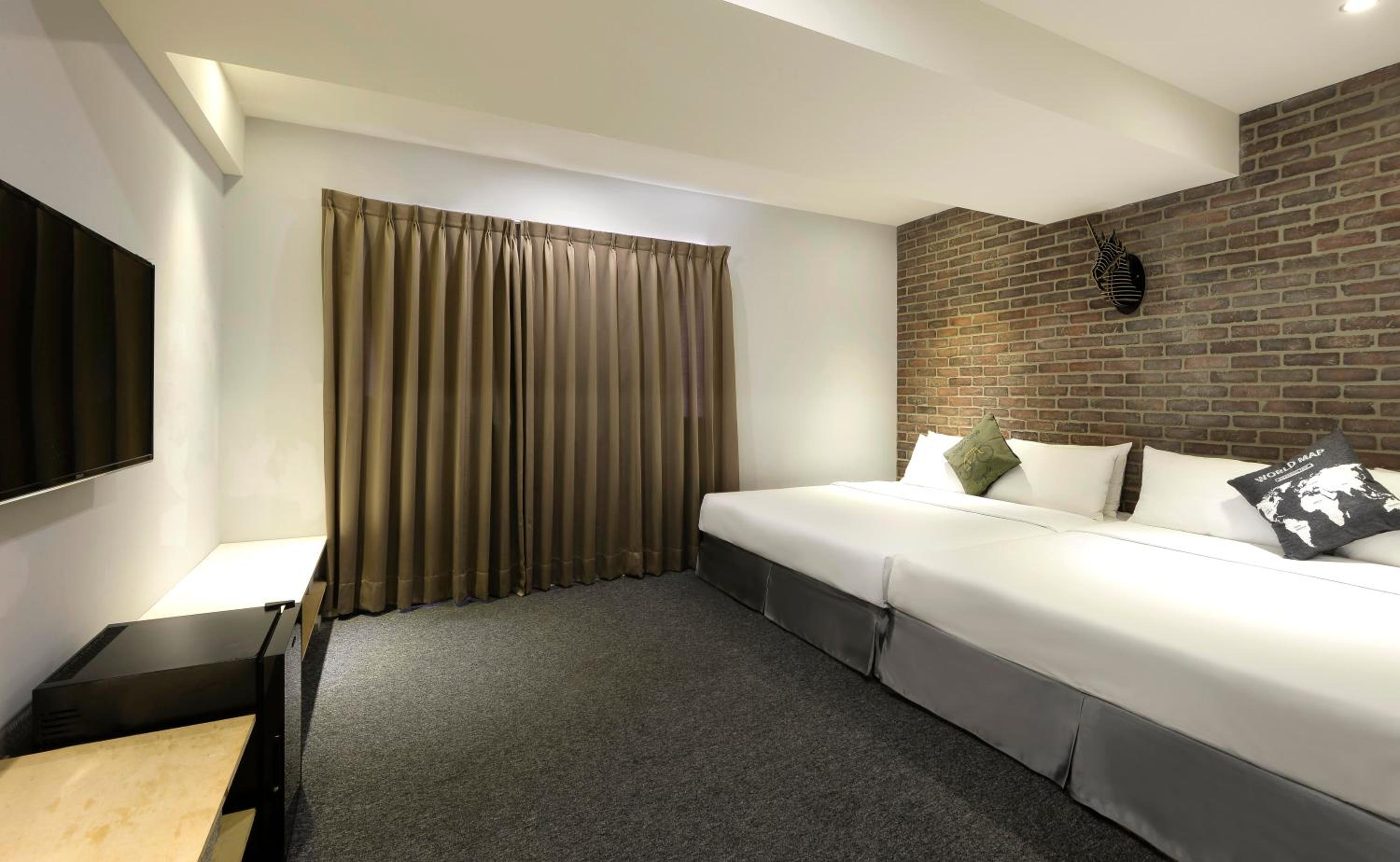 Superior Quadruple Room photo 2