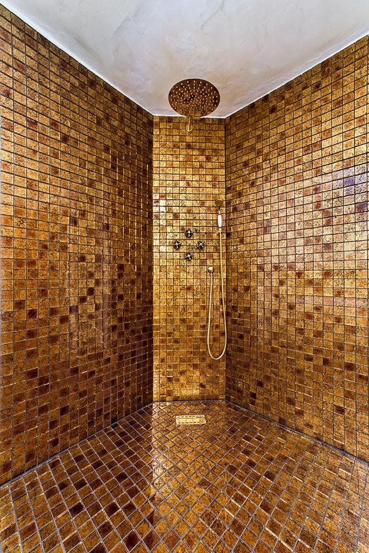 King Suite with Spa Bath and Balcony with Castle View - Photo 6