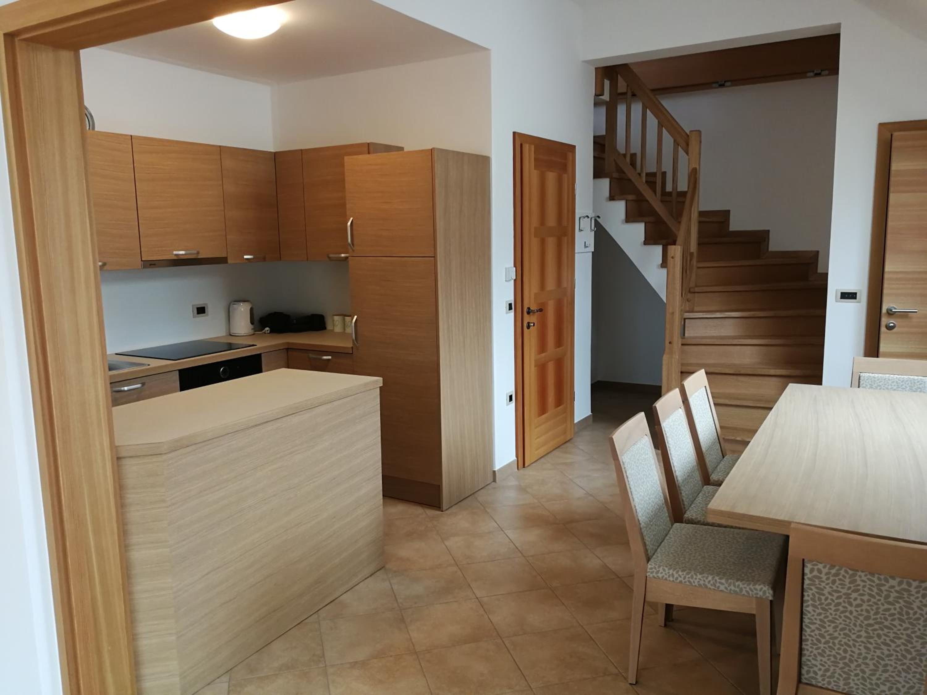 Apartment - Split Level photo 2