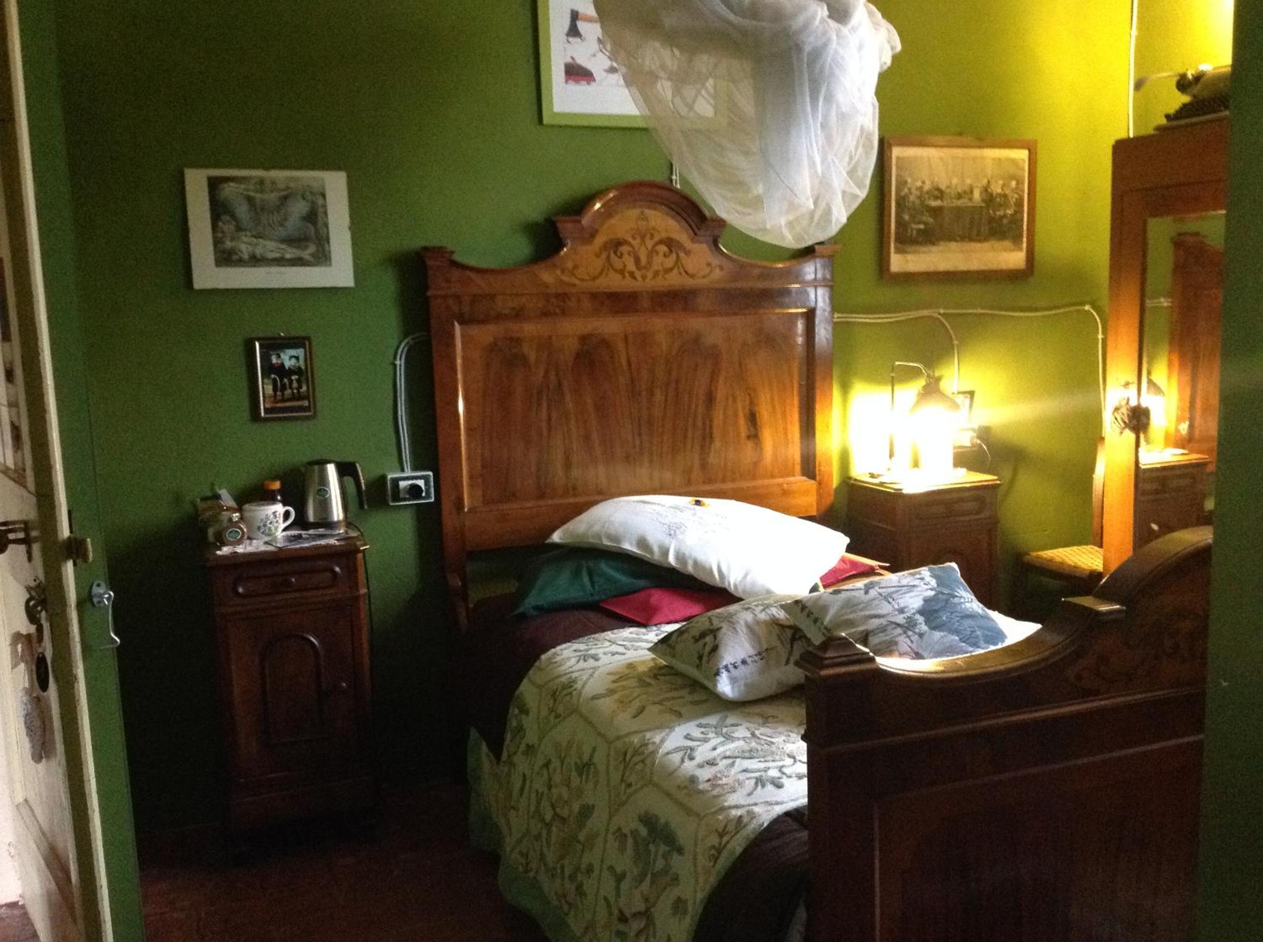 Single Room with Private Bathroom photo 1
